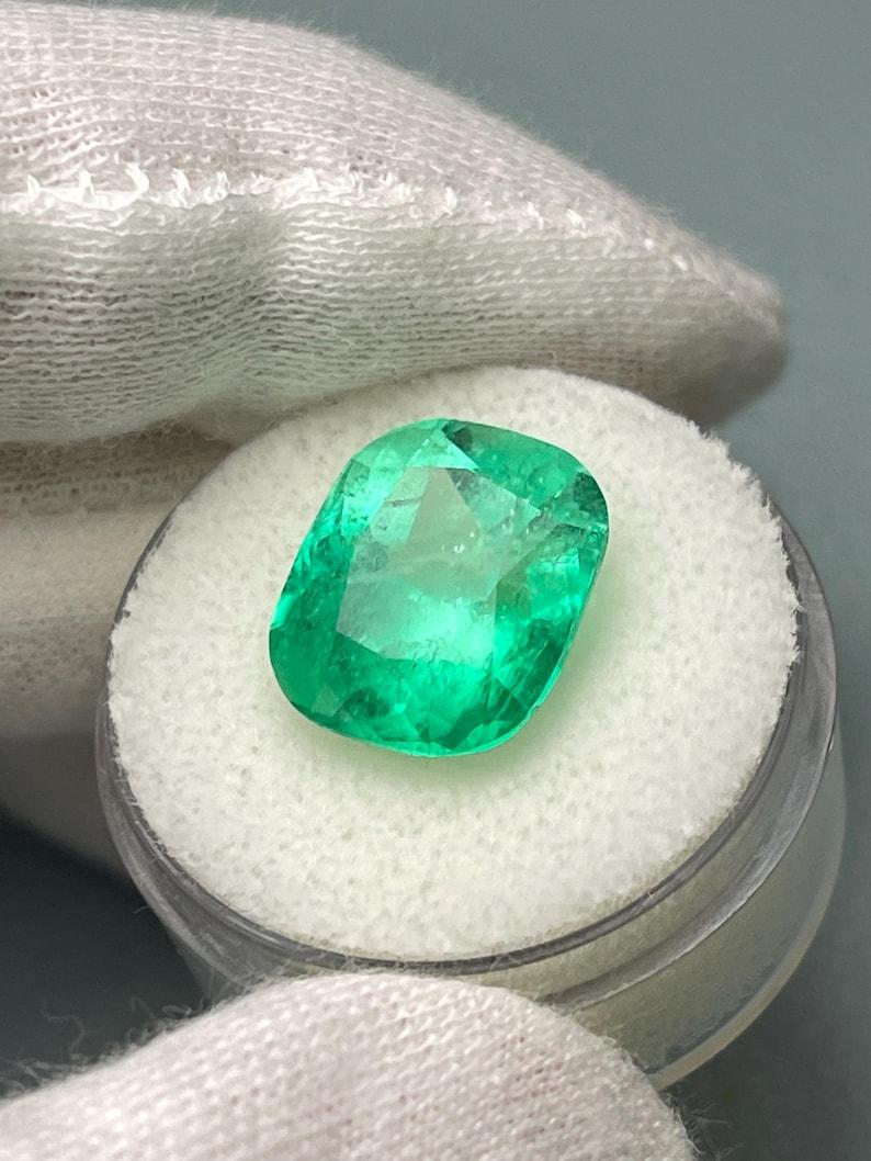 9.23 Carat Muzo Yellowish Green Colombian Emerald - Elongated Cushion Cut Gem For Sale 1