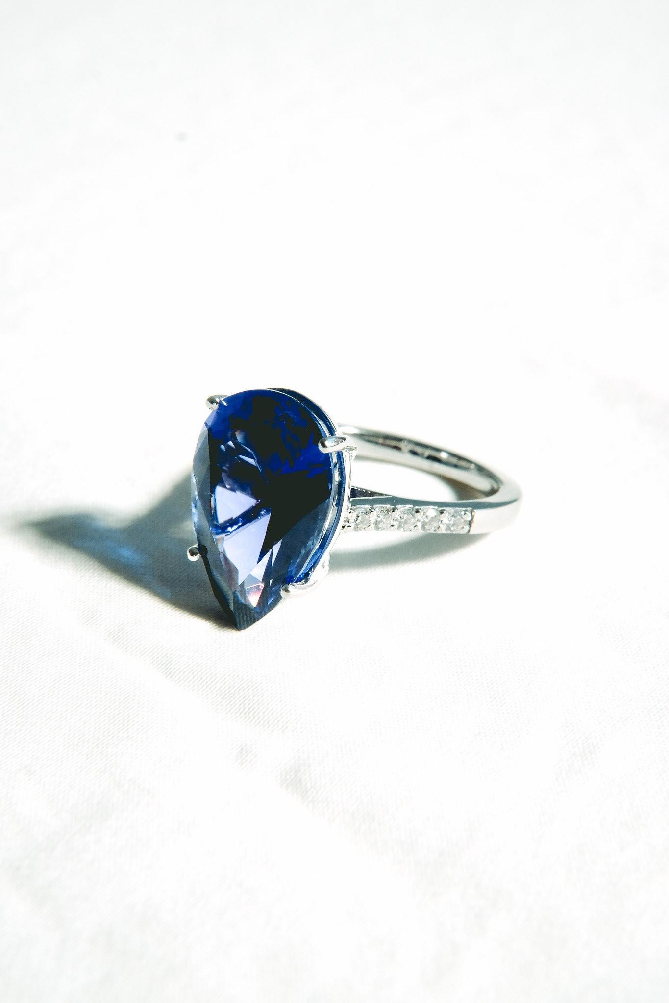 9.23ct Tanzanite & 0.23ct Diamond Ring-Pear Shape-18KT Gold-GIA Certified-Rare For Sale 3