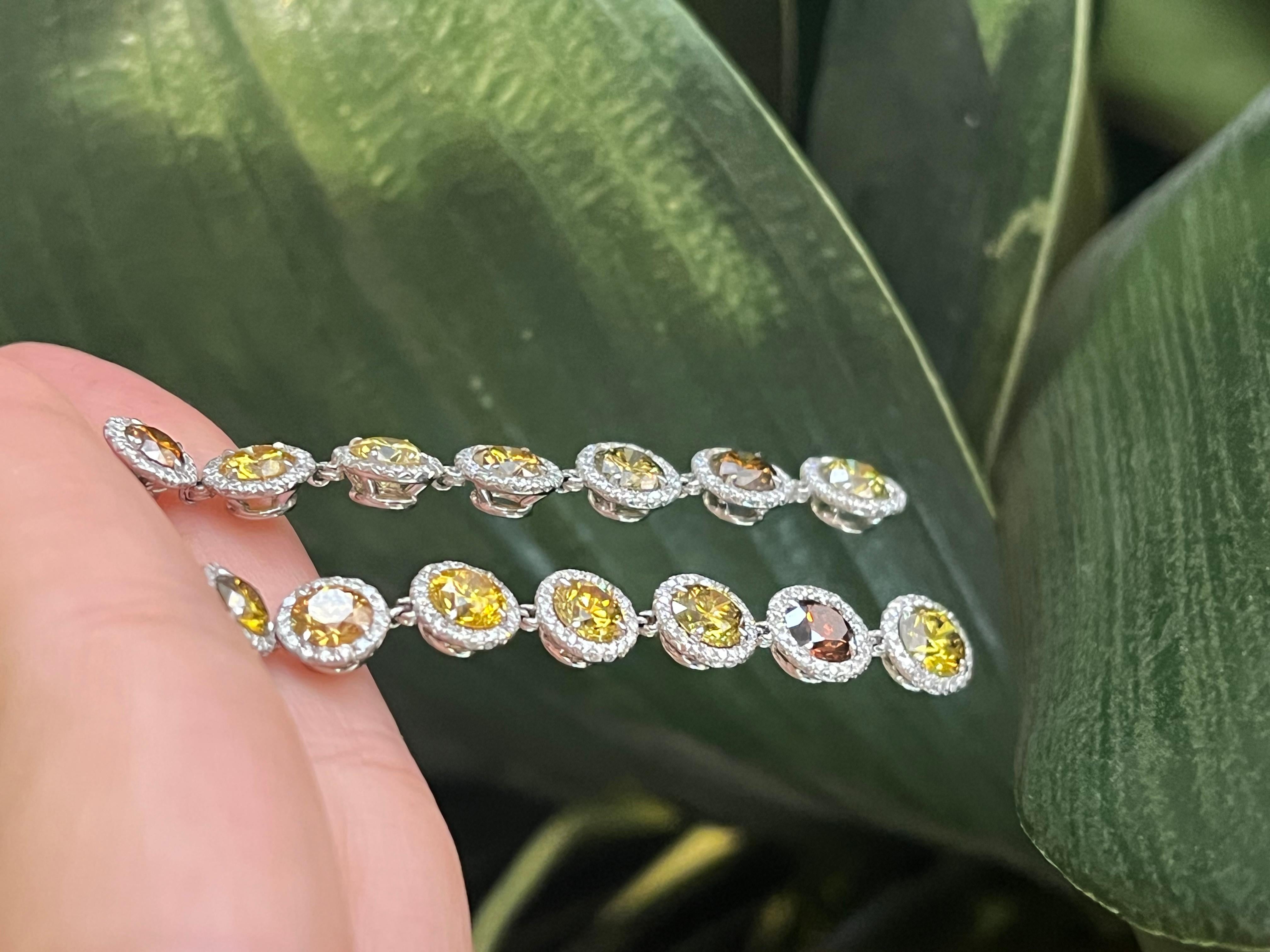 9.24 Carats Natural Untreated Fancy Yellow and White Diamond Dangle Earrings In New Condition For Sale In Miami, FL