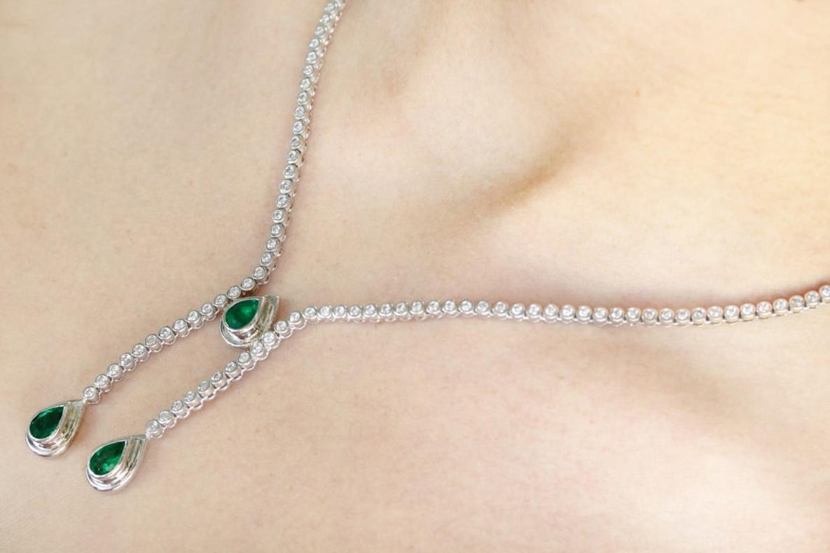 Modern 9.24tcw 18K Colombian Emerald Pear & Diamond Necklace For Sale