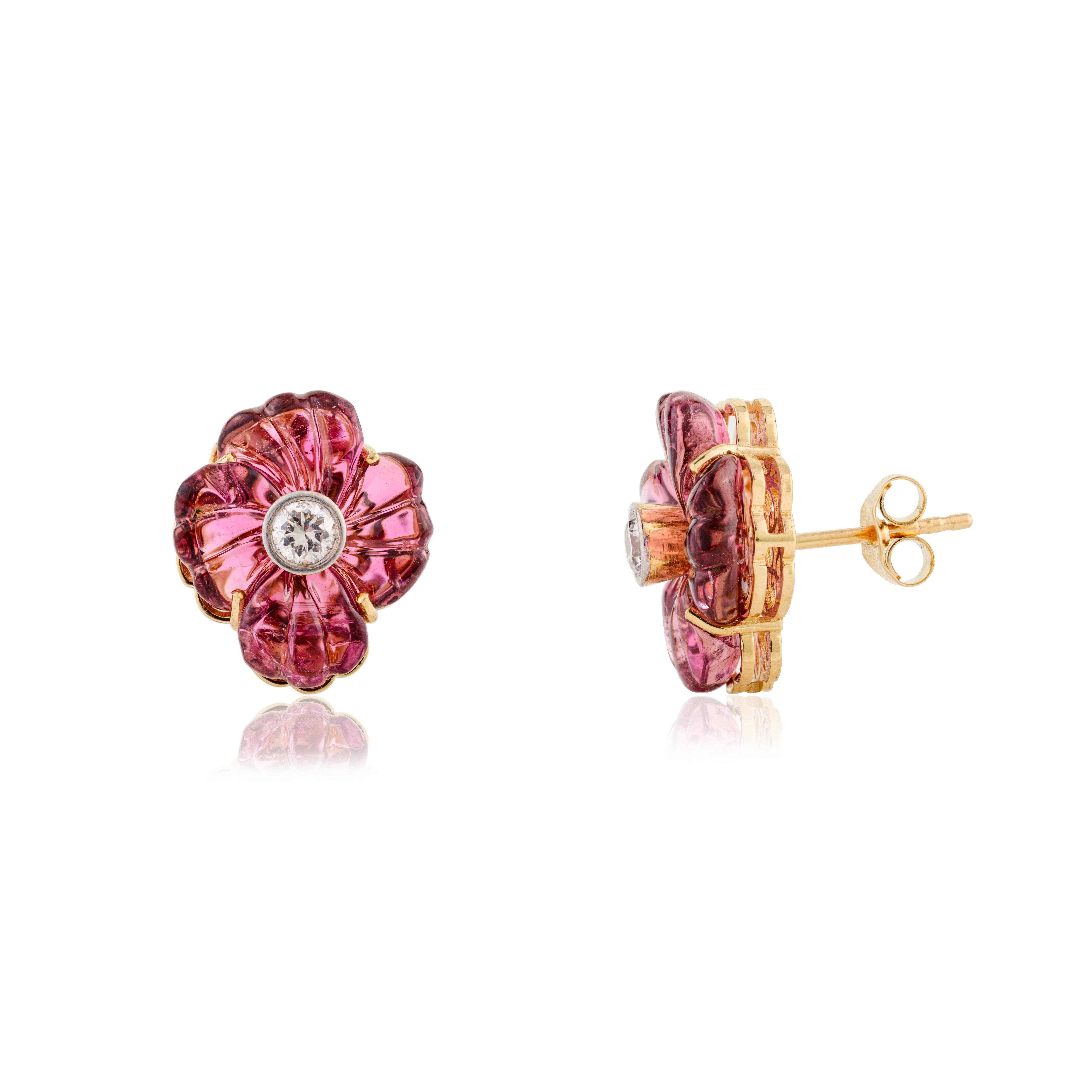 9.25 Carat Carved Tourmaline Big Flower Stud Earrings in 18k Solid Yellow Gold In New Condition For Sale In New York, NY