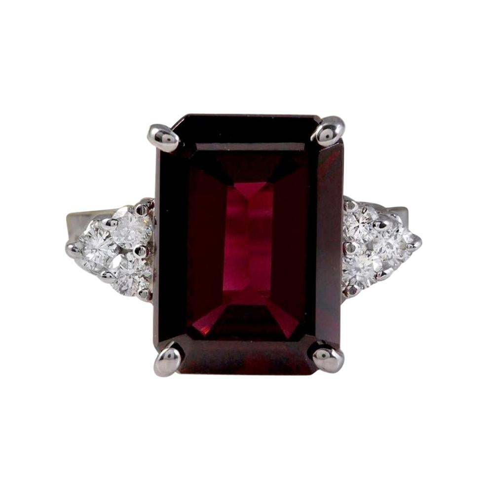 9.25 Carat Natural Impressive Red Garnet and Diamond 14 Karat White Gold Ring For Sale