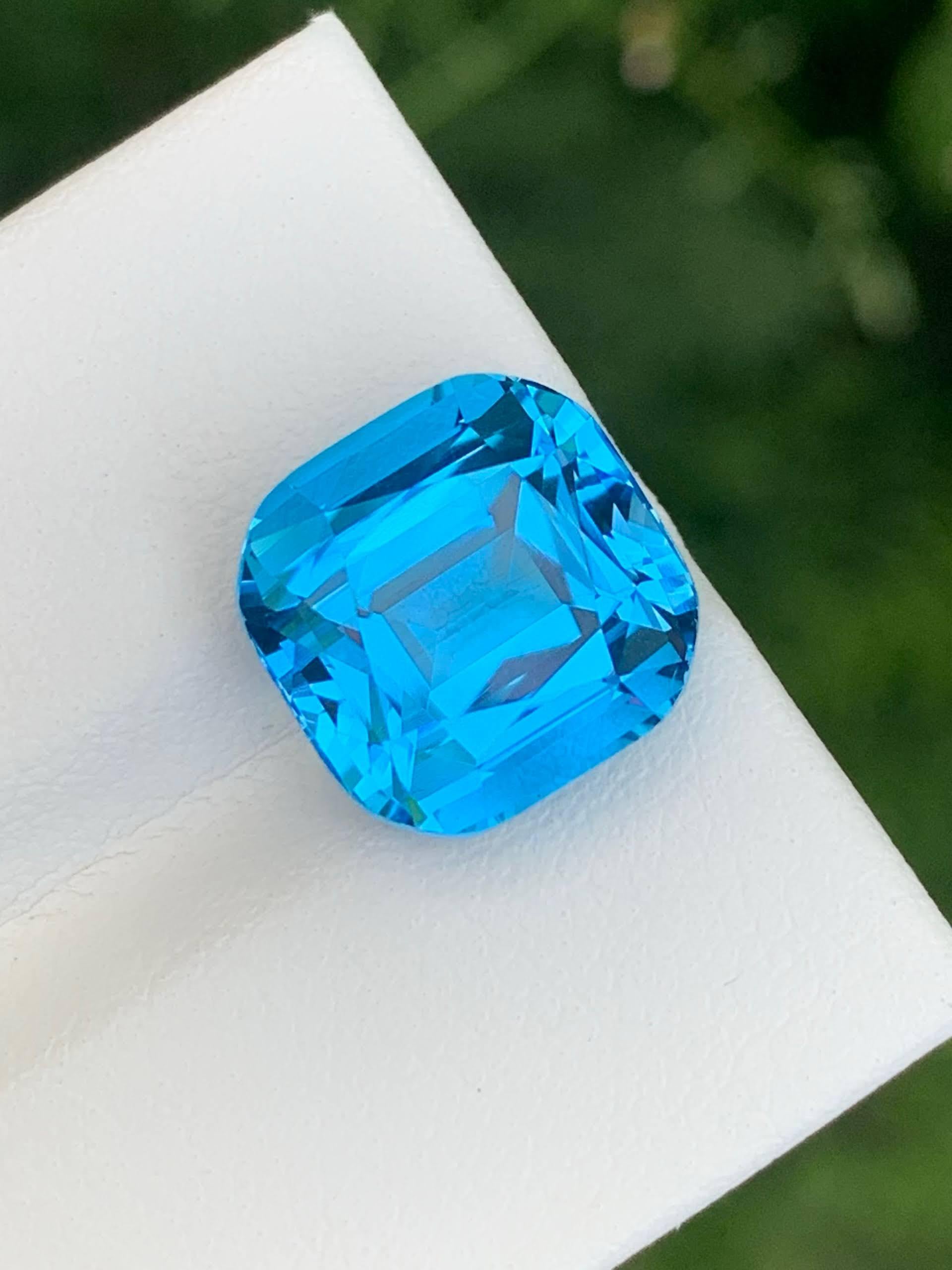 Peso 9,25 carati 
Dimensioni 11,0x11,0x8,2mm
Trattamento Nessuno 
Origine Africa 
Clarity Loup Clean 
Forma taglio cuscino 





Questo topazio blu elettrico naturale sfuso da 9,25 carati è un'affascinante gemma proveniente dalle regioni ricche di