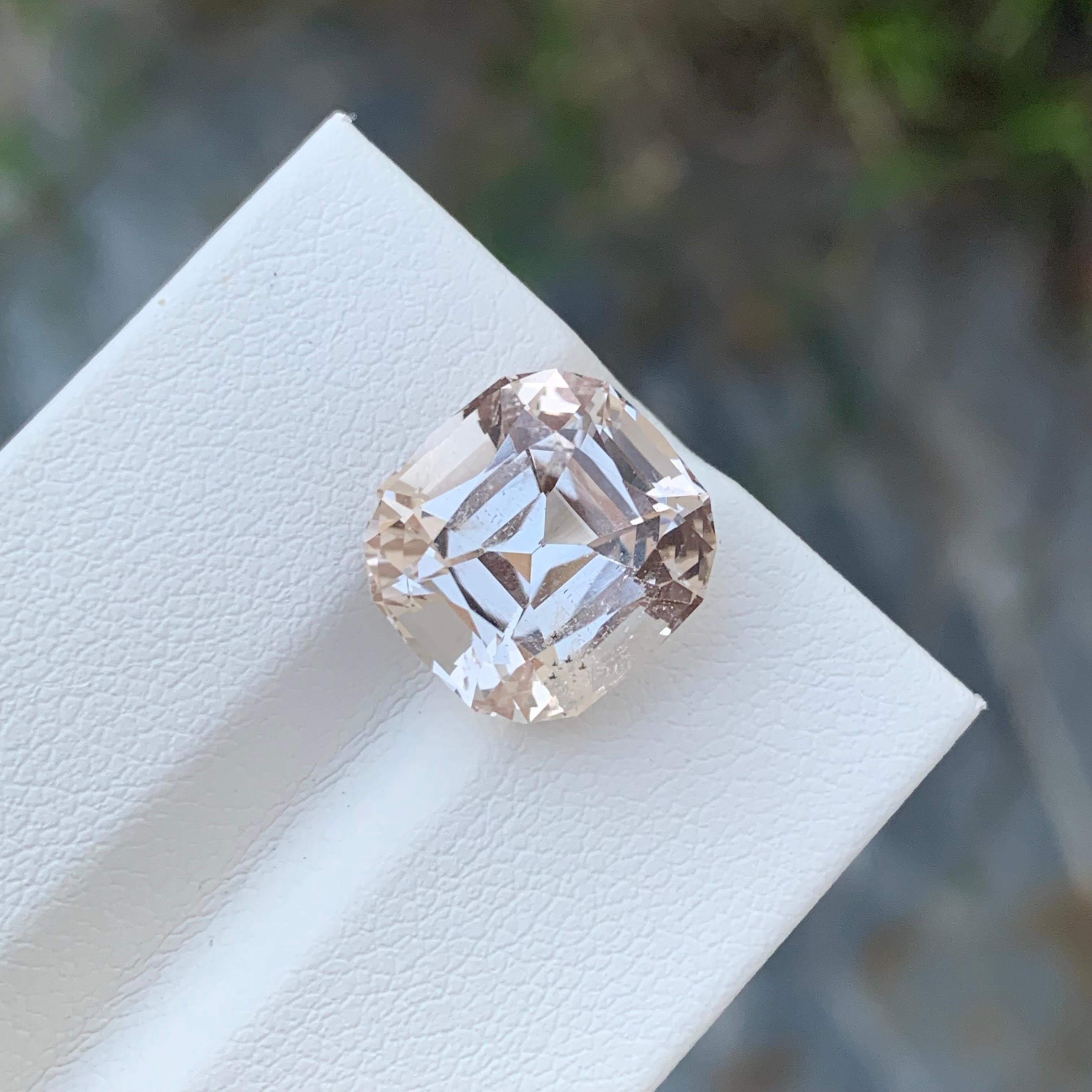 9.25 Carat Natural Loose Golden Topaz Cushion Shape Gem For Necklace Jewellery For Sale 4