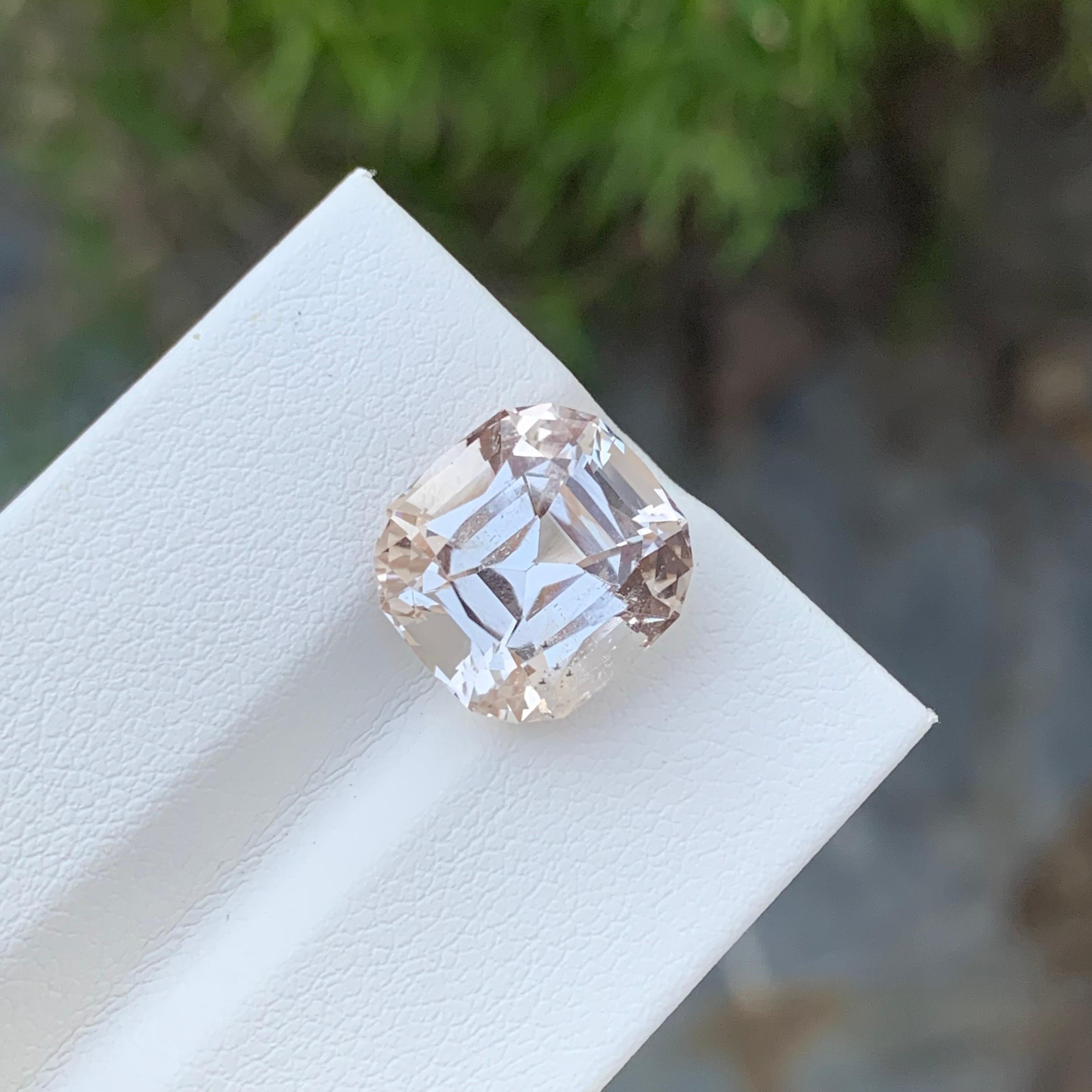 Arts and Crafts 9.25 Carat Natural Loose Golden Topaz Cushion Shape Gem For Necklace Jewellery For Sale