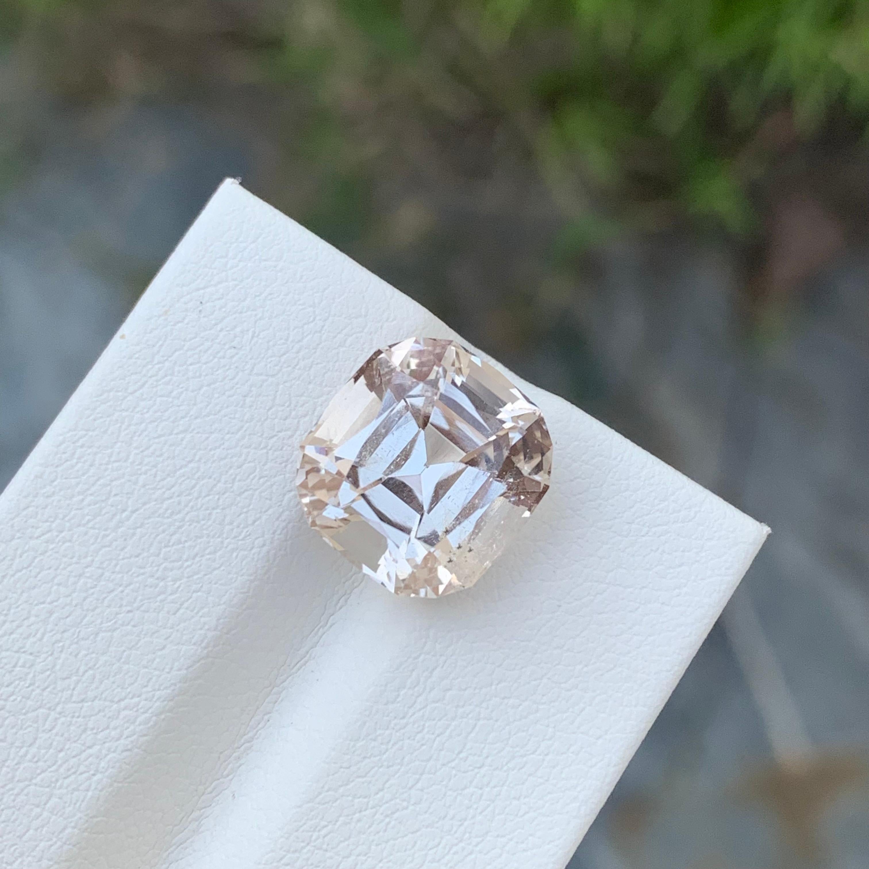 9.25 Carat Natural Loose Golden Topaz Cushion Shape Gem For Necklace Jewellery For Sale 1