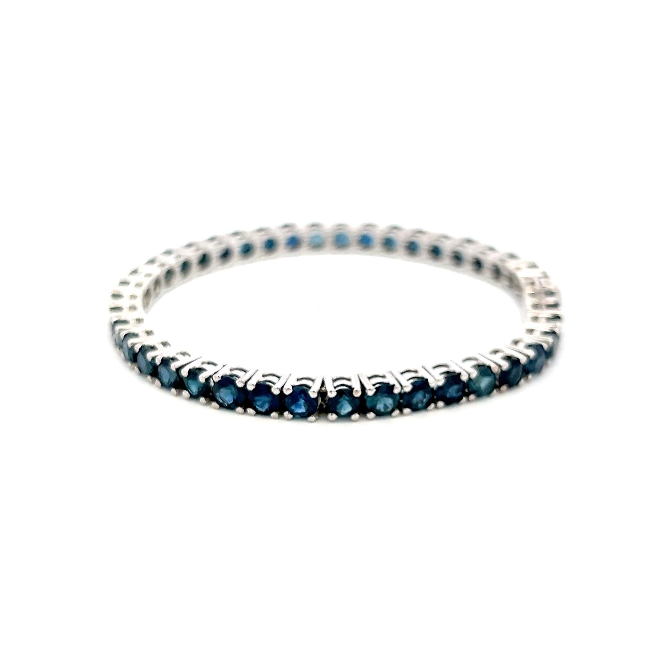 9,25 Karat Saphir 18K Weißgold Rundbrillant Tennisarmband im Zustand „Gut“ im Angebot in New York, NY