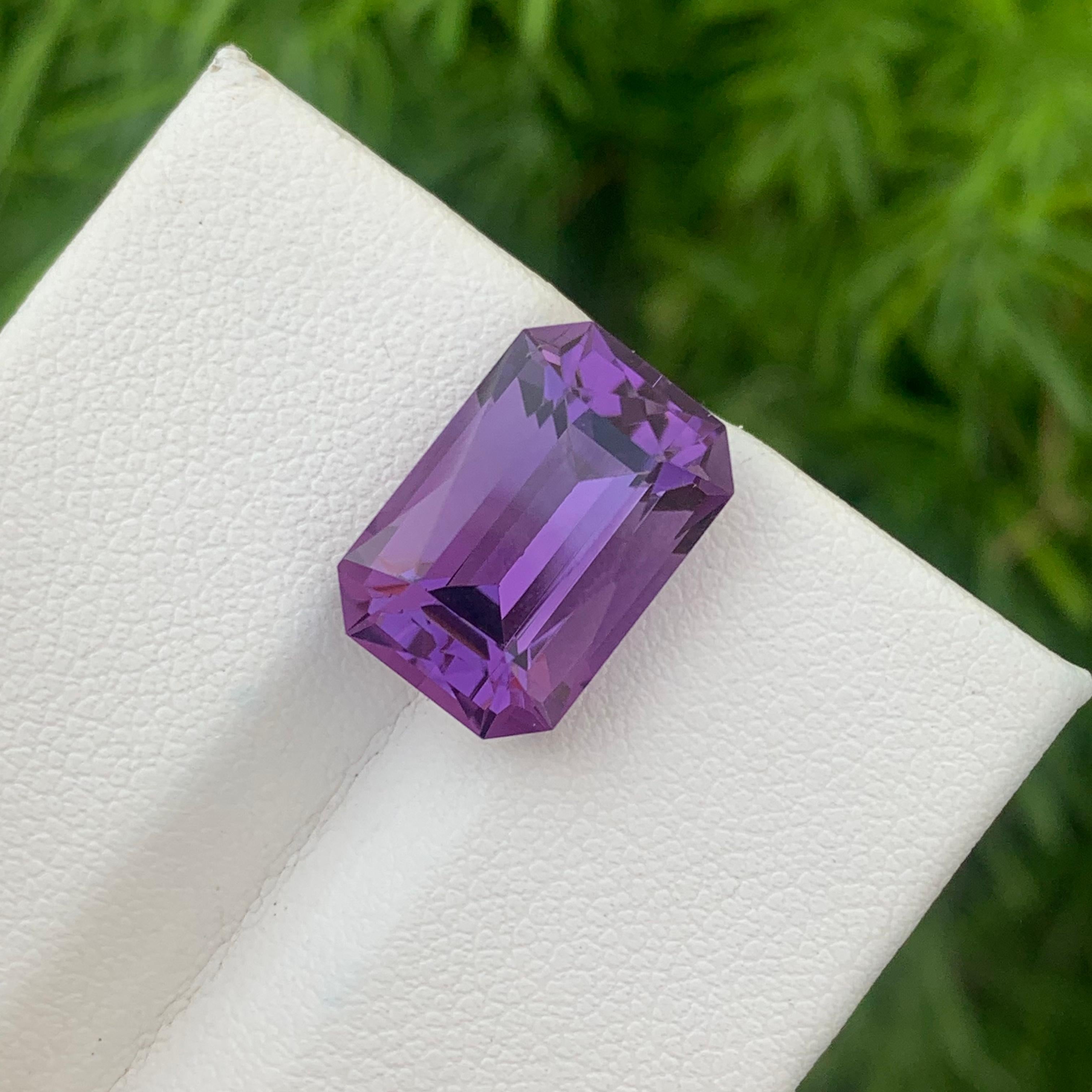 Emerald Cut 9.25 Carats Beautiful Faceted Purple Amethyst Ring Gemstone February Birthstone For Sale