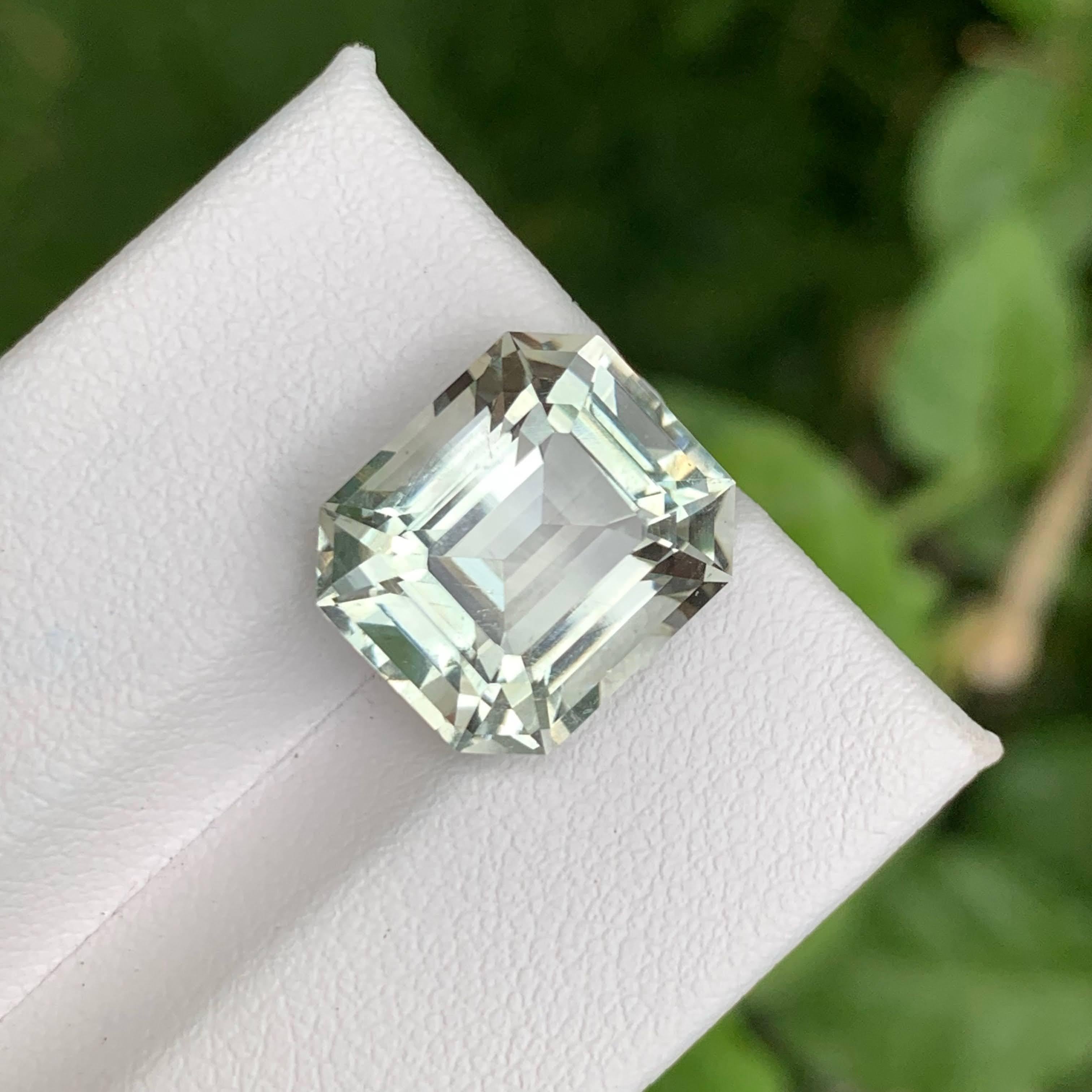 da uomo o donna 9.25 carats Greenish Amethyst Stone Emerald Cut Natural African Gemstone in vendita
