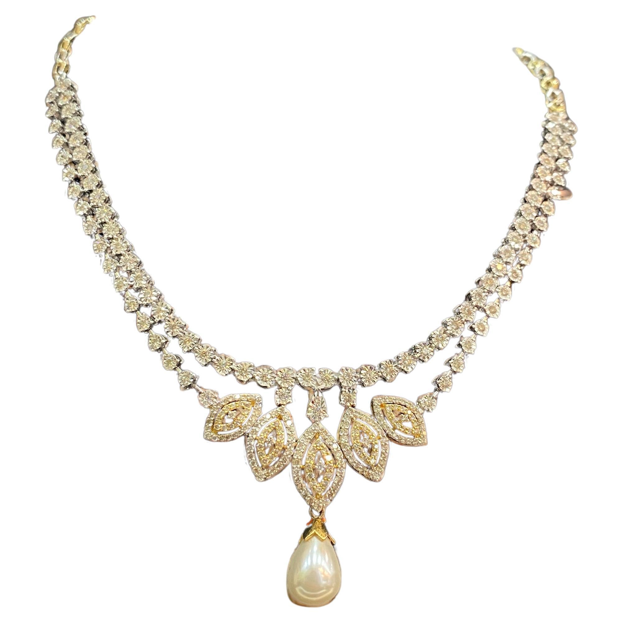Collana di perle con diamanti rotondi taglio Brilliante da 9,25 carati F/VS1 in oro bicolore 14K