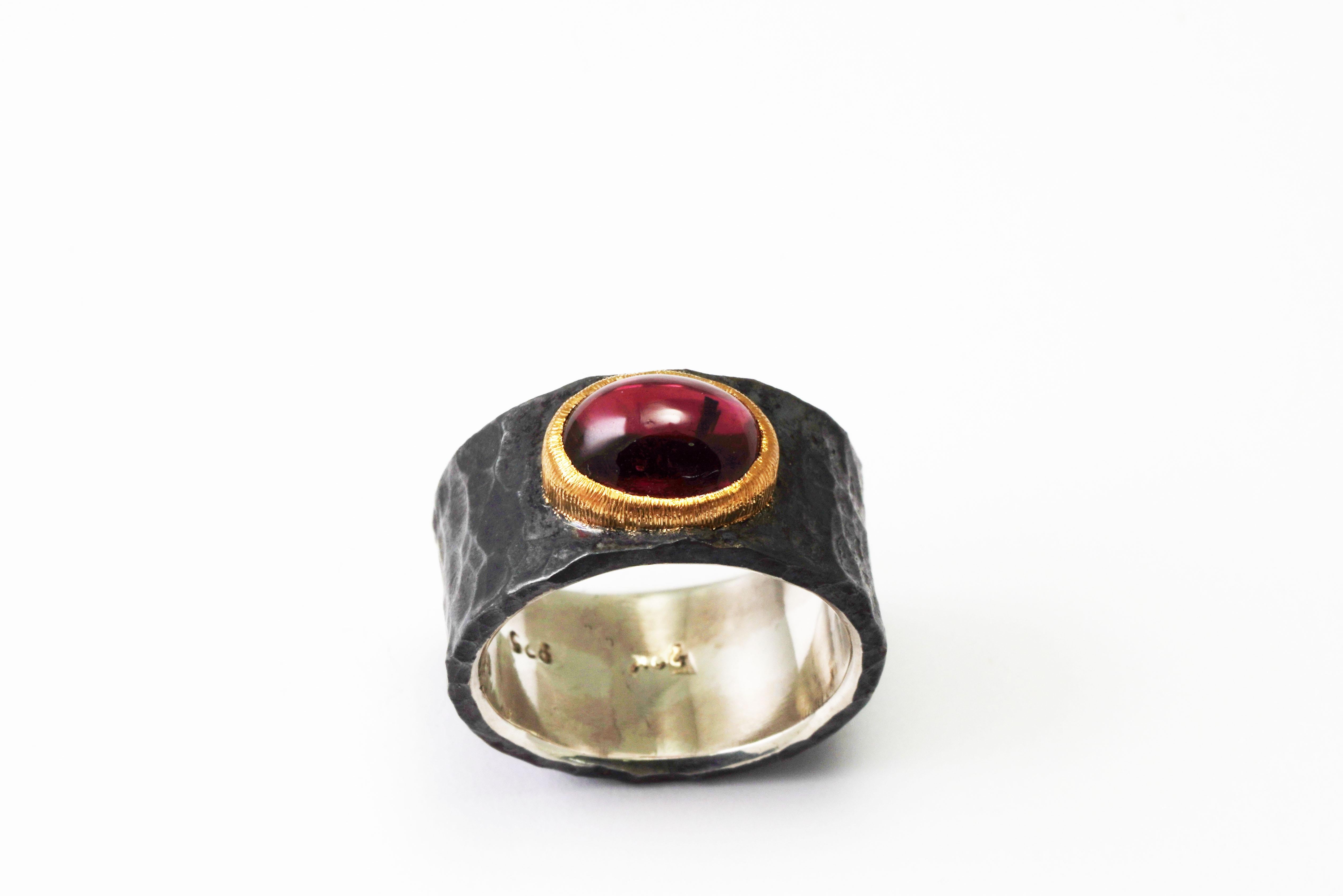 Women's or Men's 925 Oxidized Silver 22kt Gold Crimson Garnet Ring For Sale