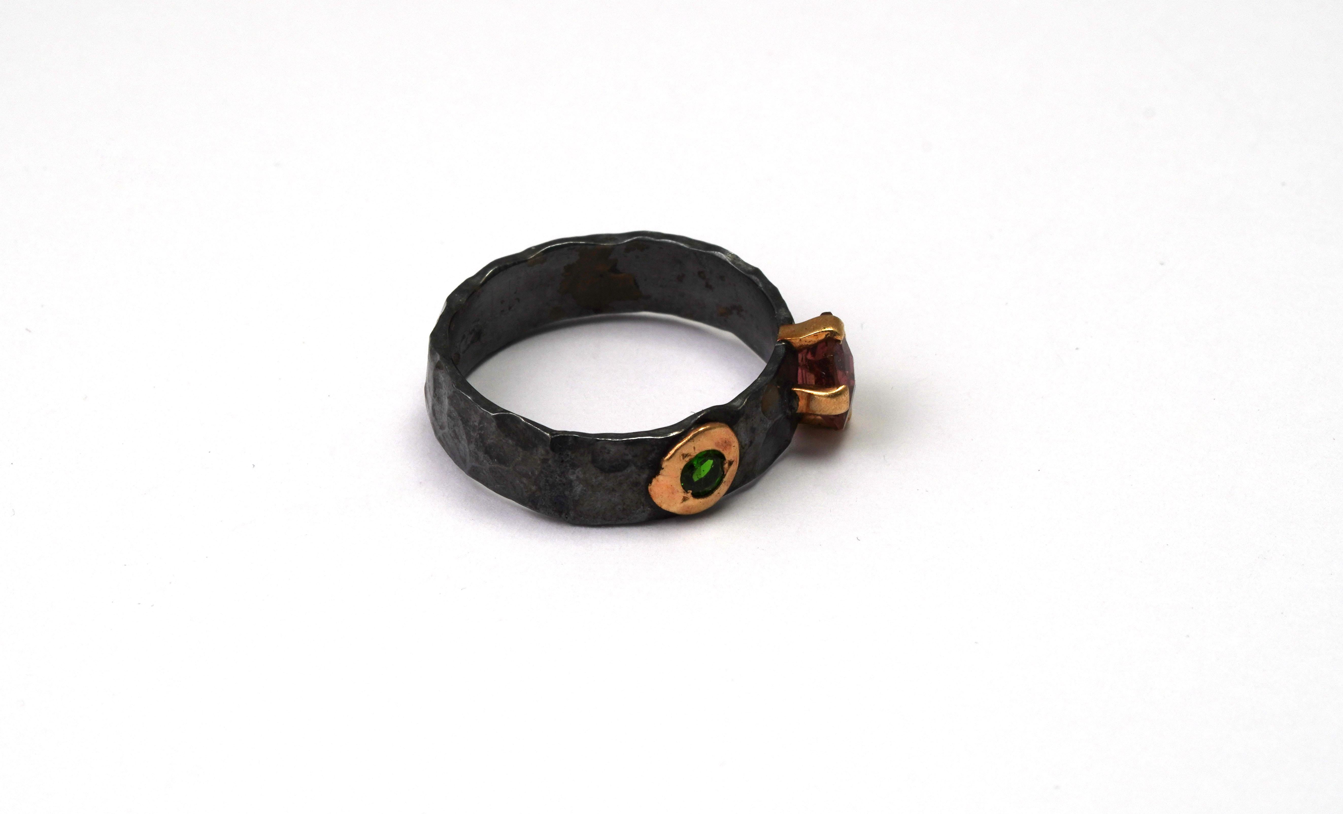 Modern 925 Oxidized Silver Ring 18 Karat Gold Tourmaline Rubellite Green Tsavorite Ring For Sale