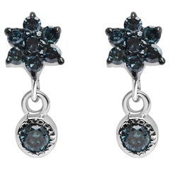 A. Silver 1/10 Cttw Blue Treated Diamond Star Stud Bezel Drop Dangle Earrings (orecchini a goccia con castone)