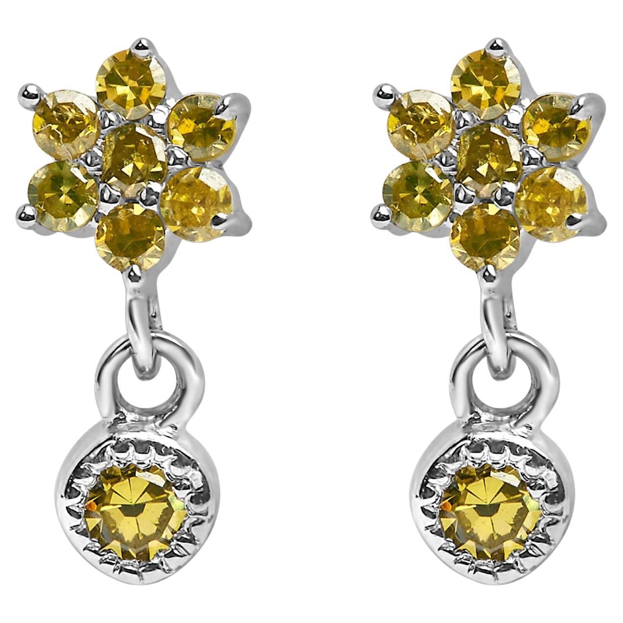 Pendants d'oreilles étoile en argent .925 avec diamants jaunes traités 1/10 ct. pt.