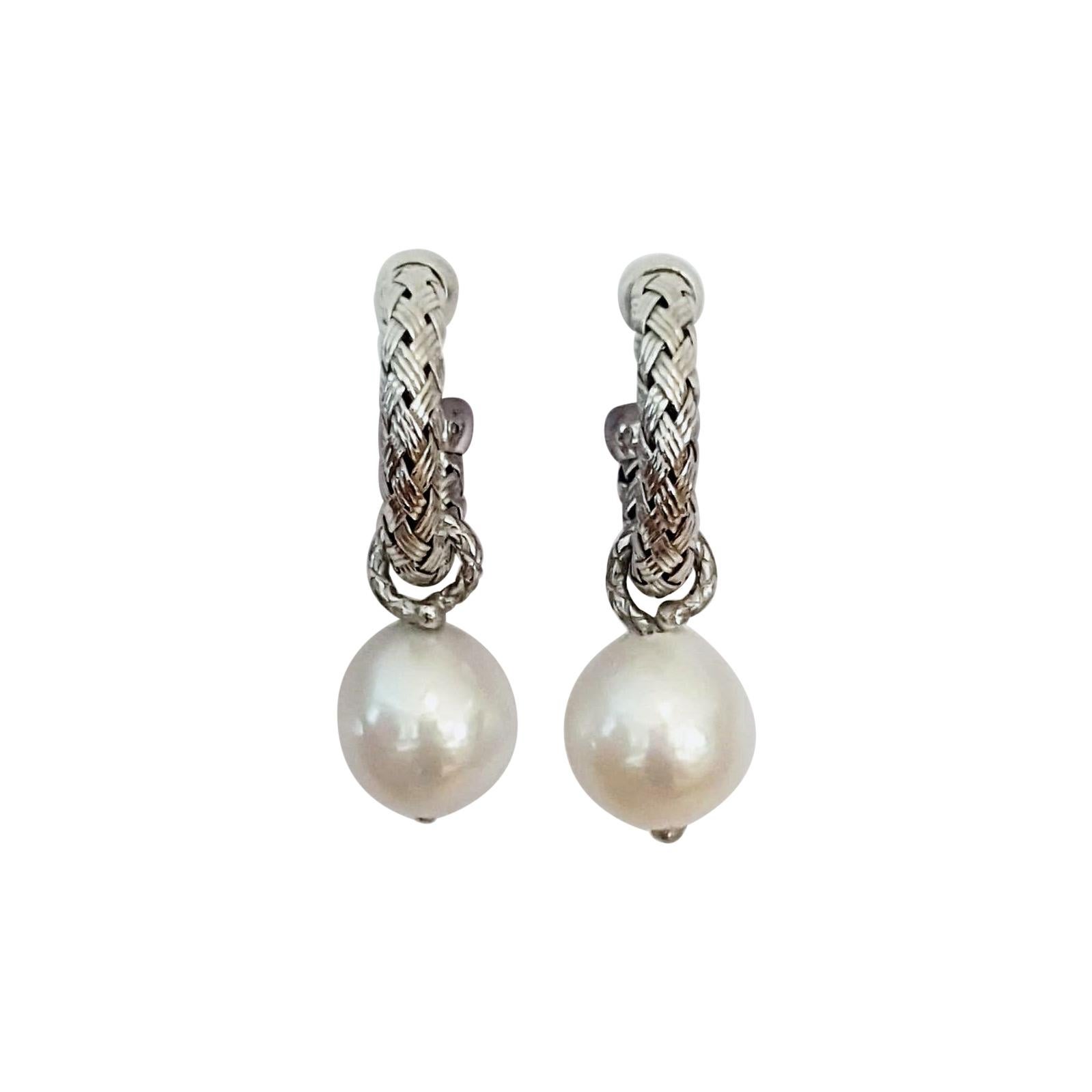 18 Karat Gold and Pearl Elegant Dangle Earrings For Sale at 1stDibs