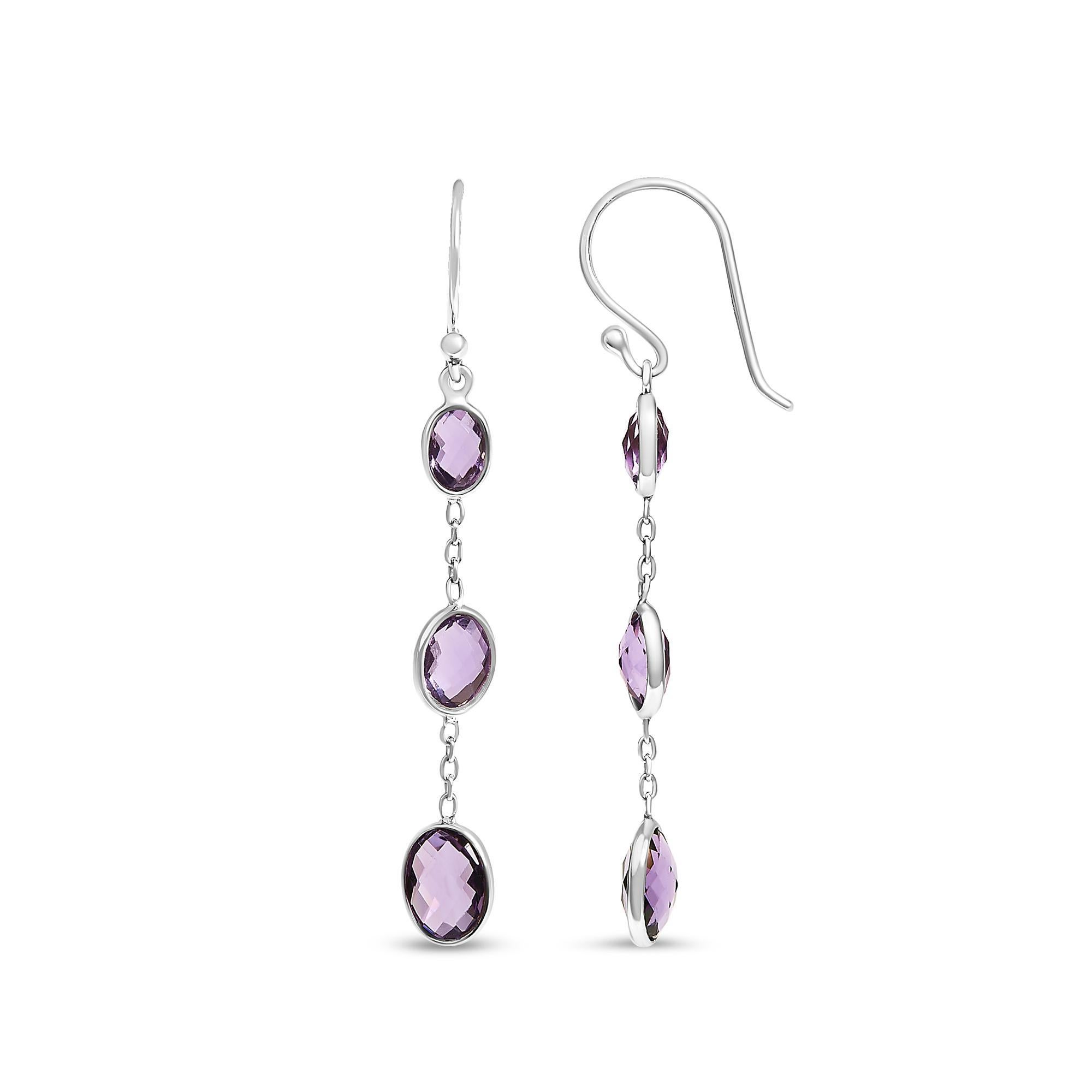 Moderne .925 Silver Boucles d'oreilles pendantes en argent avec Améthyste violette ovale coupée en damier. en vente