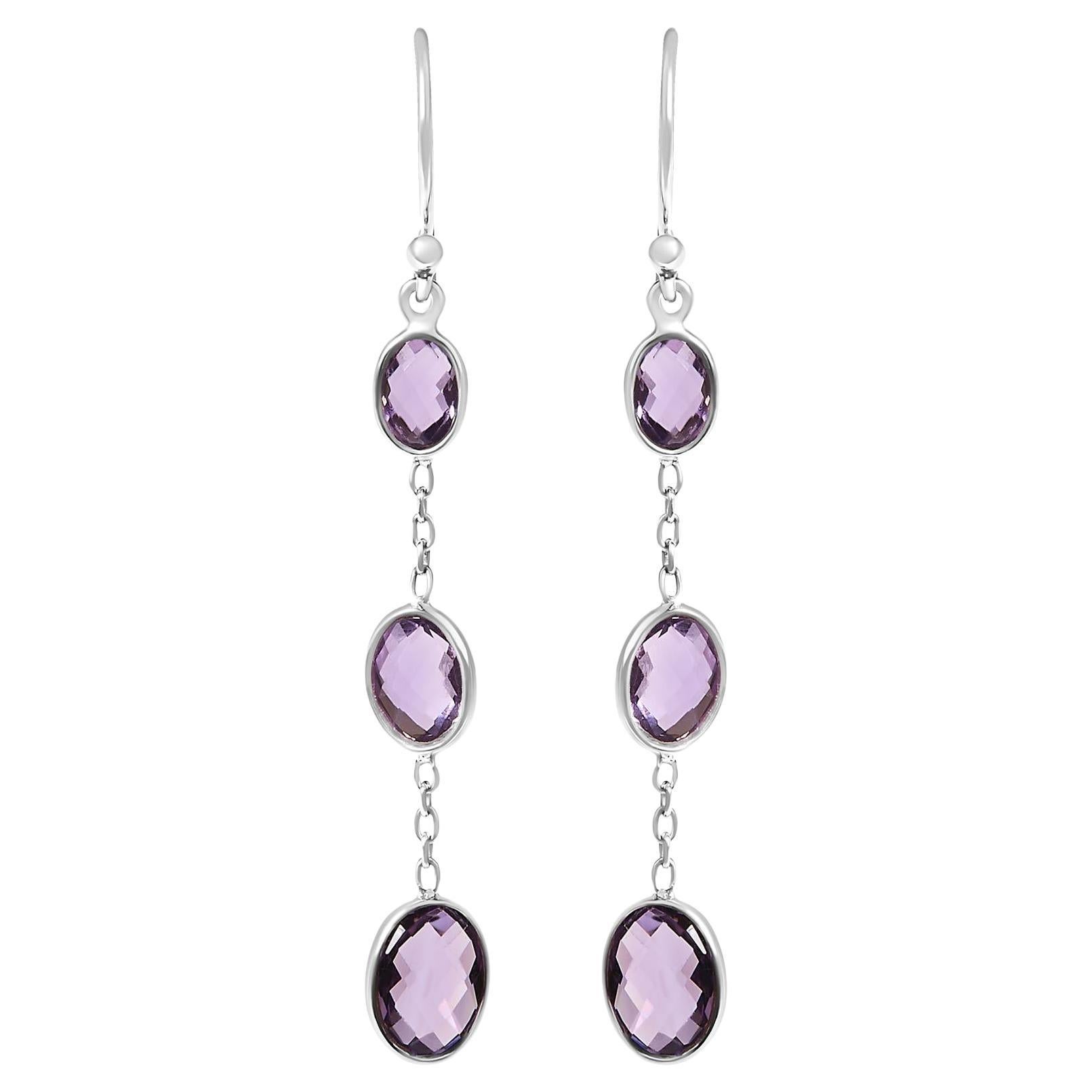 .925 Silver Boucles d'oreilles pendantes en argent avec Améthyste violette ovale coupée en damier. en vente