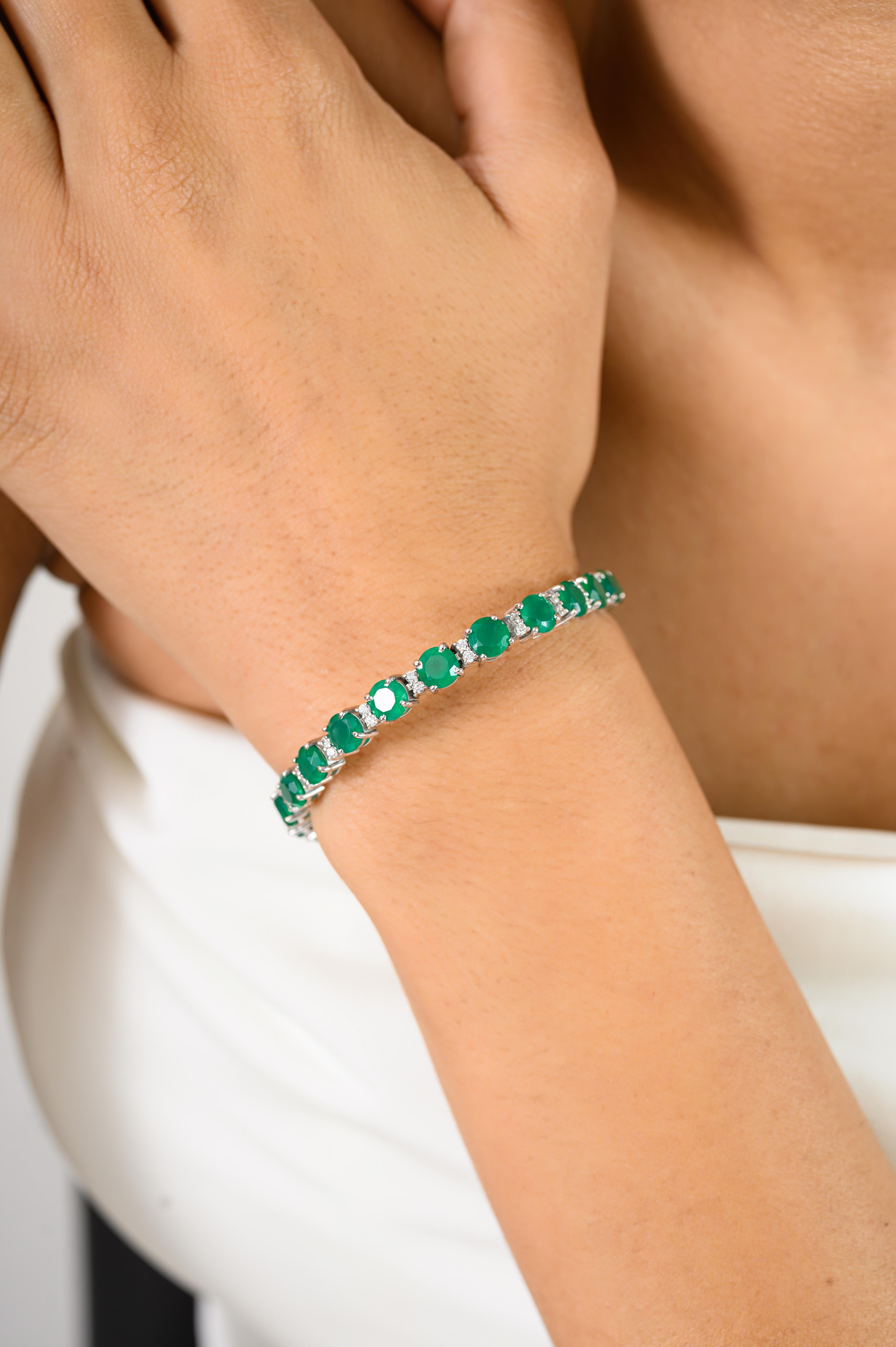 925 Silber Contemporary Style Smaragd & CZ Tennisarmband für Verlobung Geschenk (Rundschliff) im Angebot
