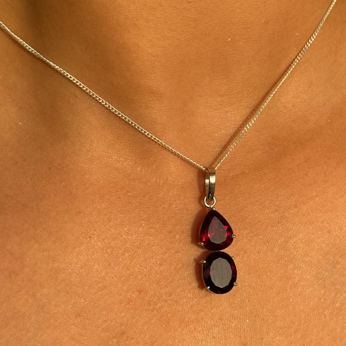 925 Silber Deep Red Pear & Oval Cut Granat Drop Anhänger (Gemischter Schliff) im Angebot