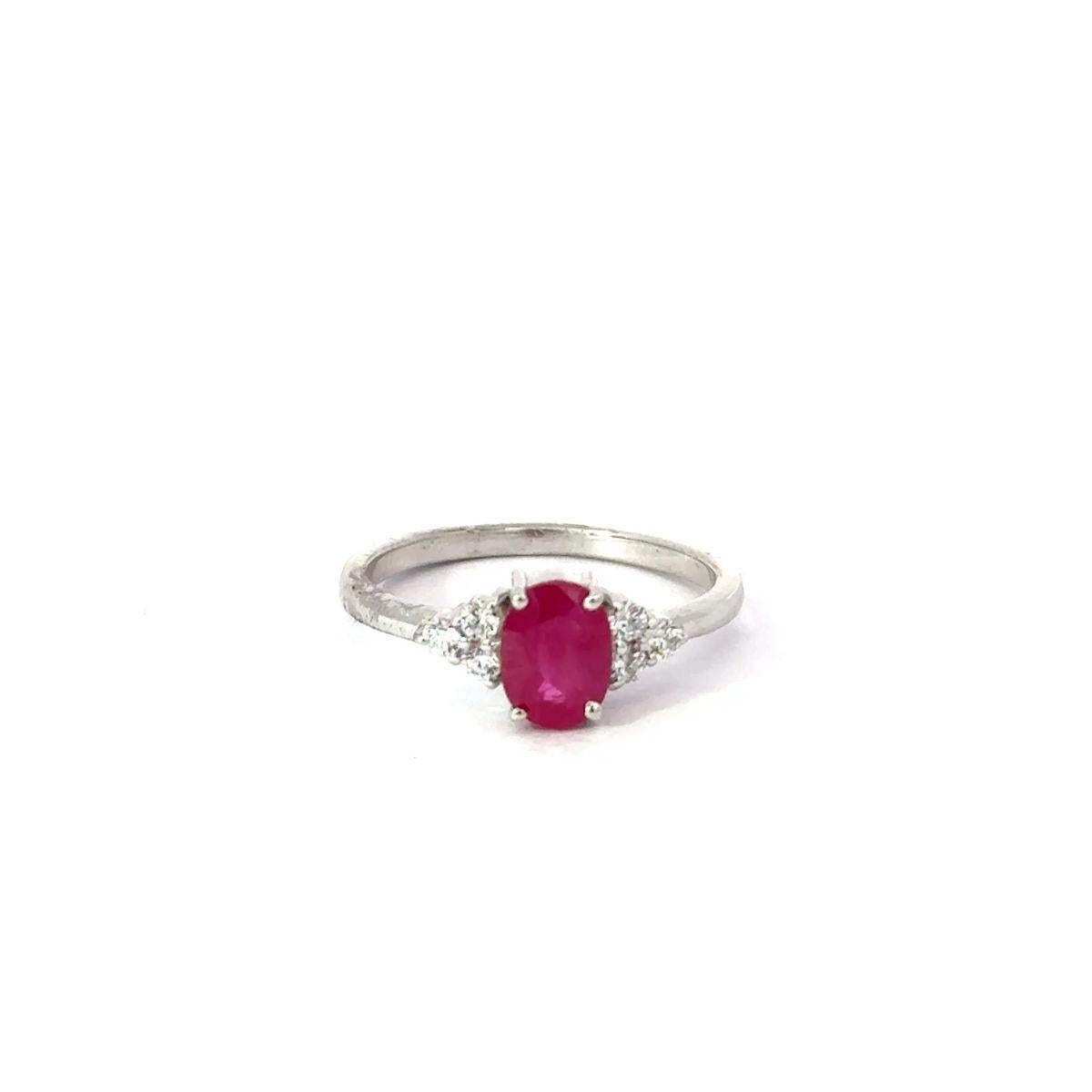 in vendita:  Anello Promessa fatto a mano in argento 925 con rubino delicato e CZ per il regalo alla mamma 8