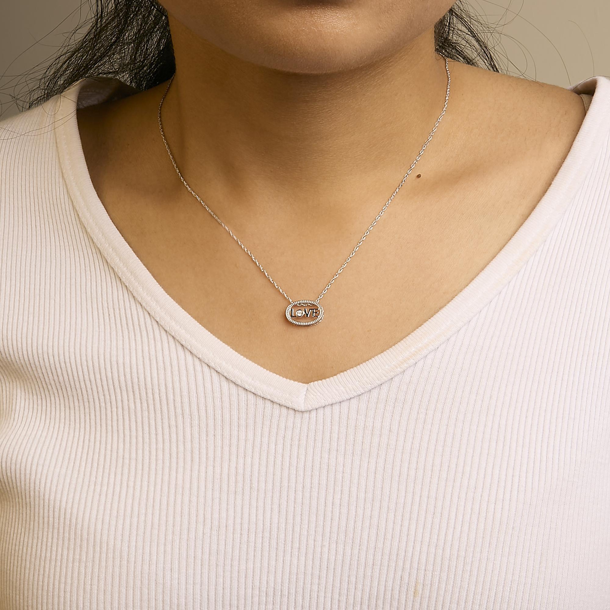 Collar colgante ovalado con cuentas 