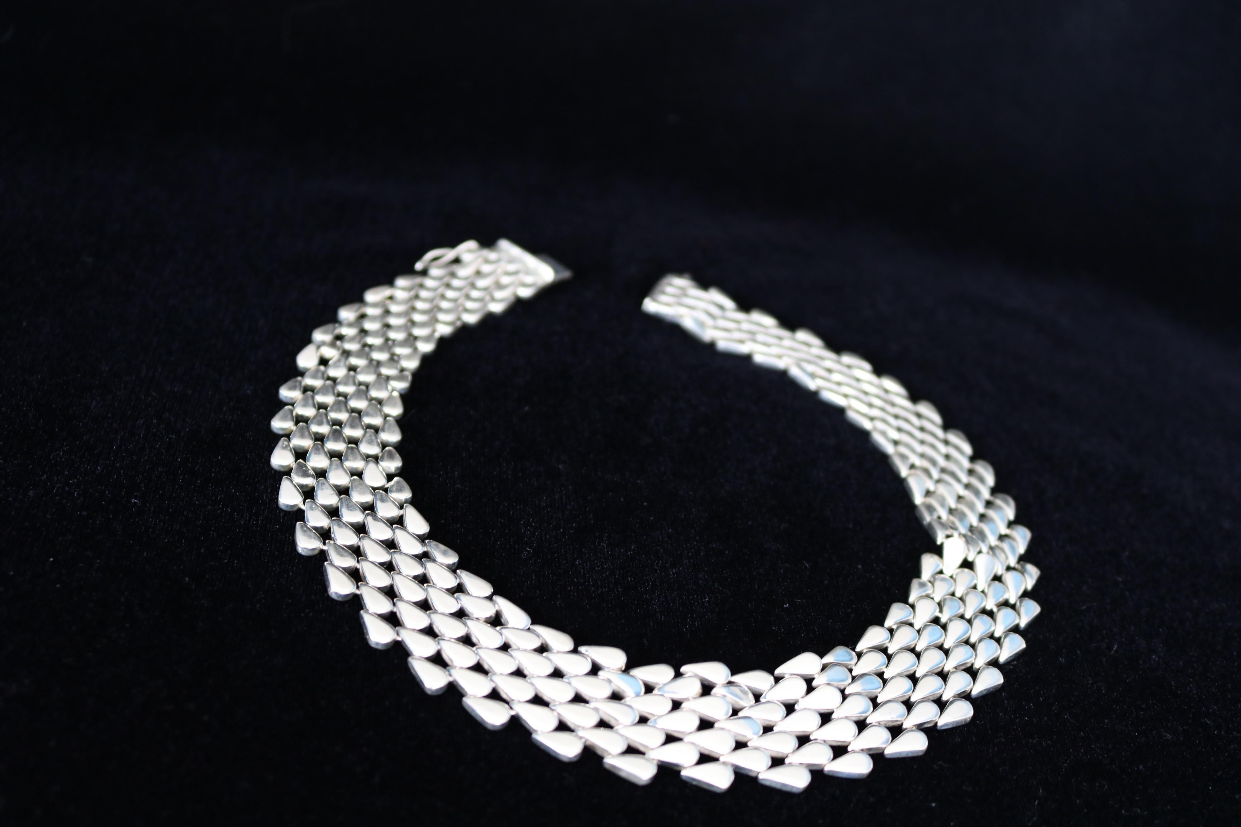 Modern 925 Silver Drop Design Link Necklace For Sale