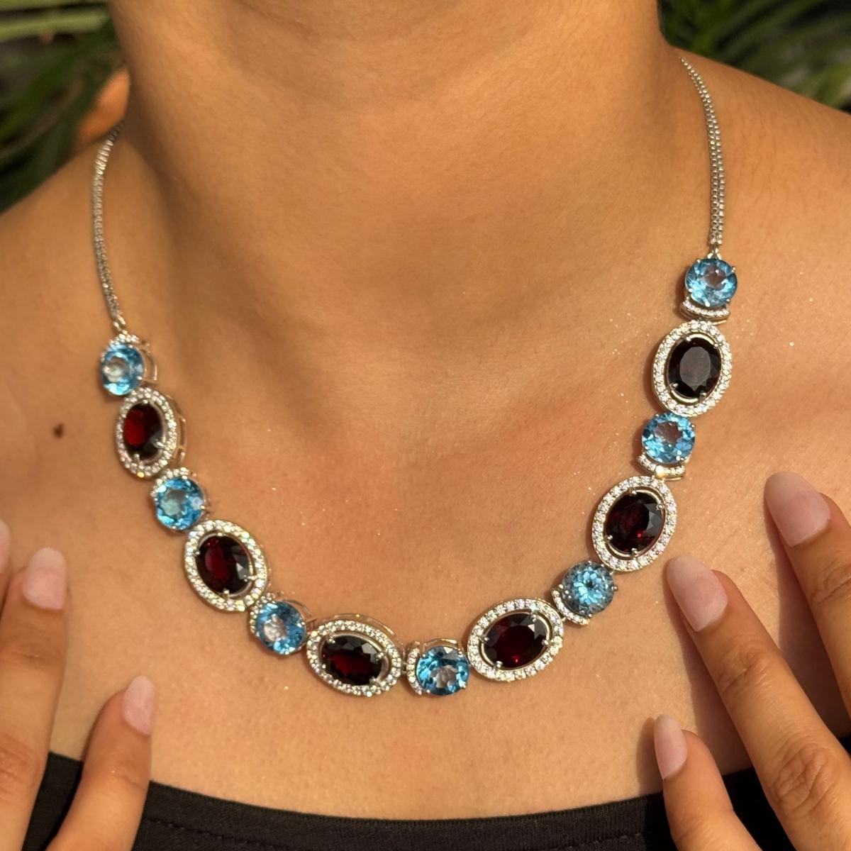 925 Silber Granat & Blauer Topas zweifarbige Edelstein mit CZ Halo Statement Halskette im Angebot 4