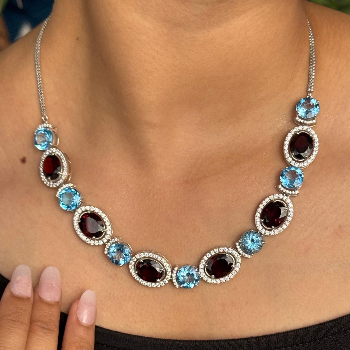 925 Silber Granat & Blauer Topas zweifarbige Edelstein mit CZ Halo Statement Halskette im Angebot 2