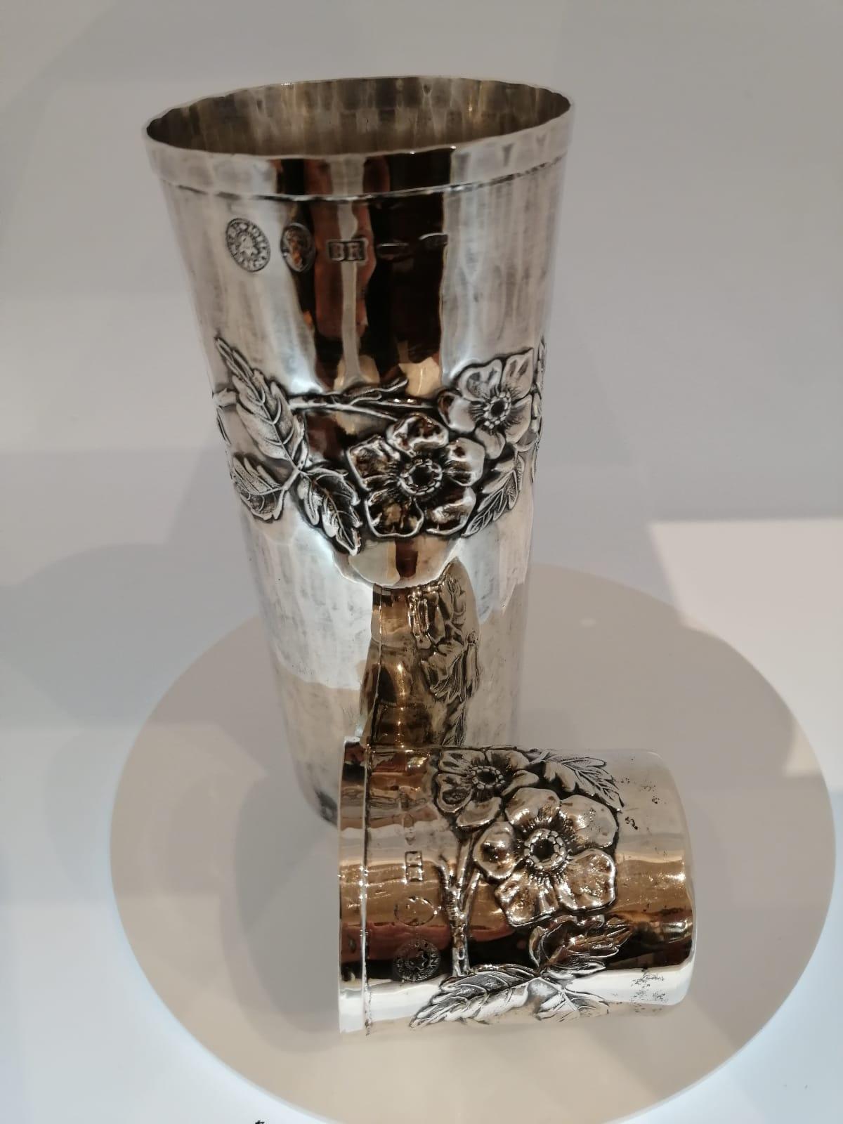 925 Silver Italian Cup & Beaker by Brandimart of Florence, Italy, c1960's. In Excellent Condition For Sale In MELBOURNE, AU