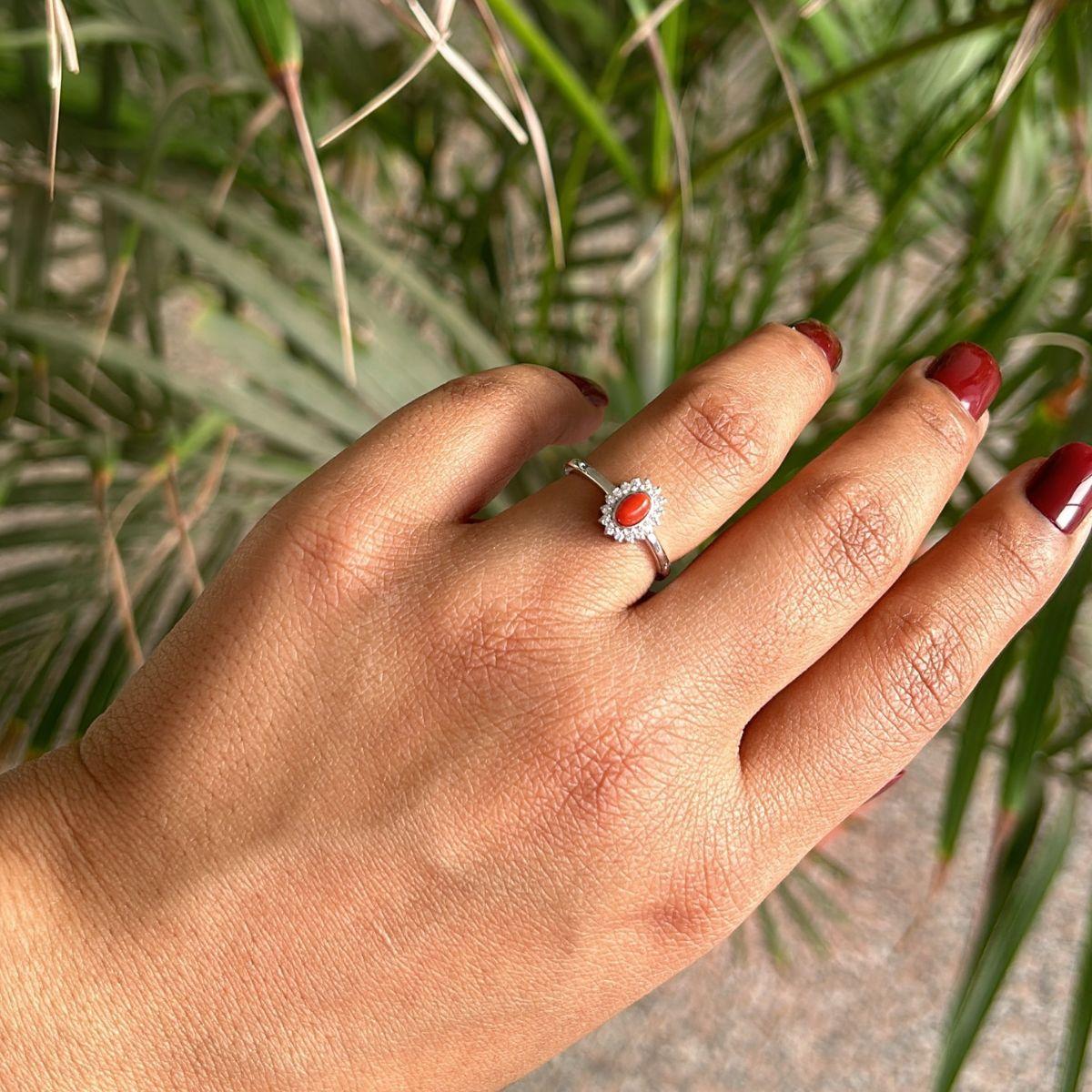 For Sale:  925 Silver Natural Coral Cabochon Gemstone & Zirconia Halo Ring for Grandma Gift 2