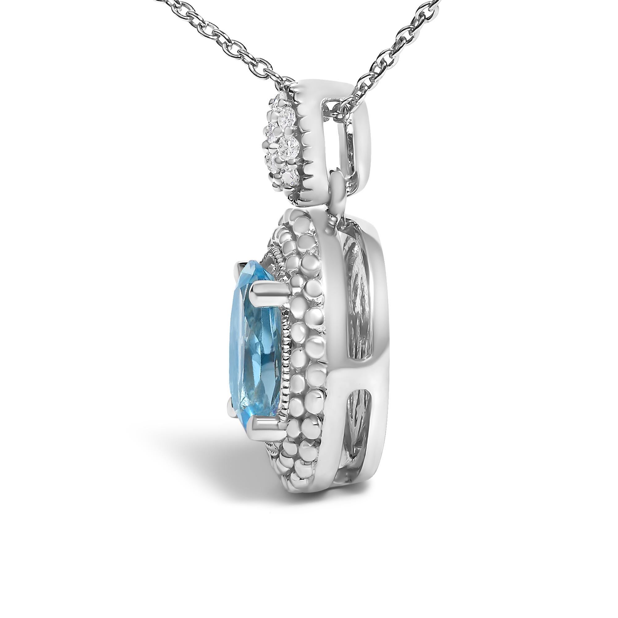 Moderno Collana con ciondolo a raggiera in argento .925, Topazio blu ovale e accenti di diamanti in vendita