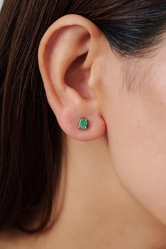925 Silber Oval Cut Smaragd Mai Geburt Stein Solitär Ohrstecker von Silvorra