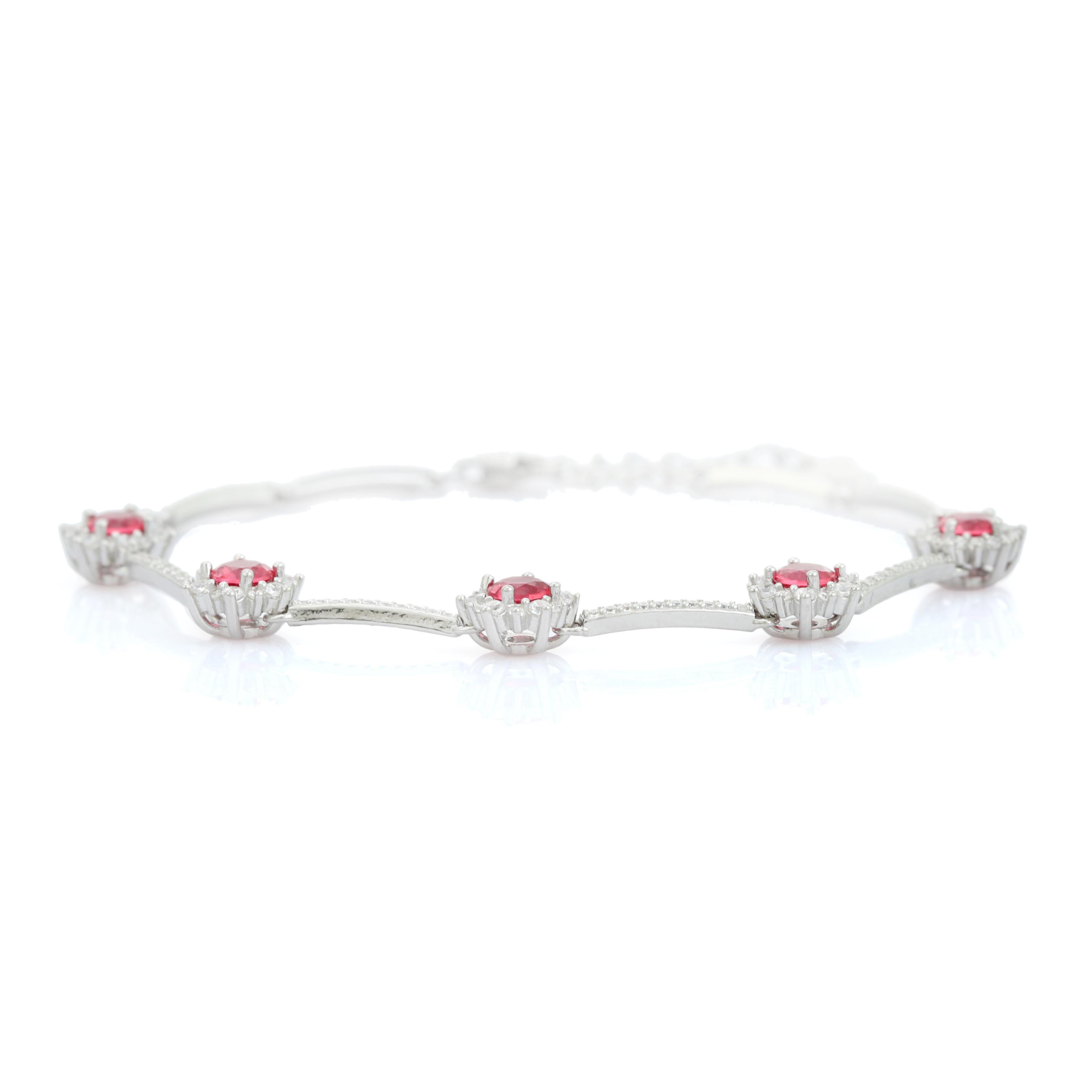925 Silver Radiant Pink Color Zircon Helo Chain Bracelet for Grandma Gift In New Condition For Sale In New York, NY