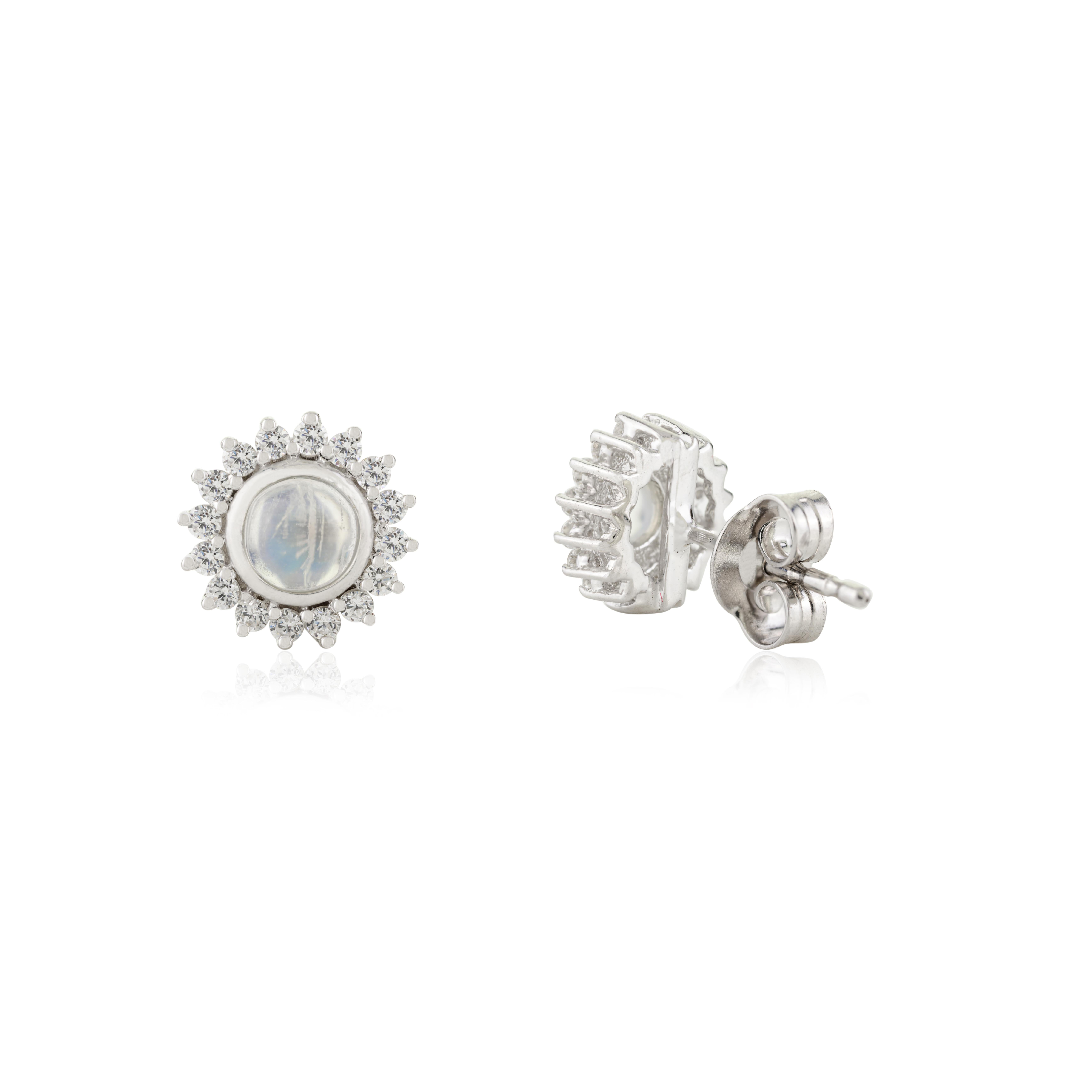 Orecchini a perno con cluster di pietre lunari arcobaleno in argento 925 per un regalo da fidanzata in vendita 3