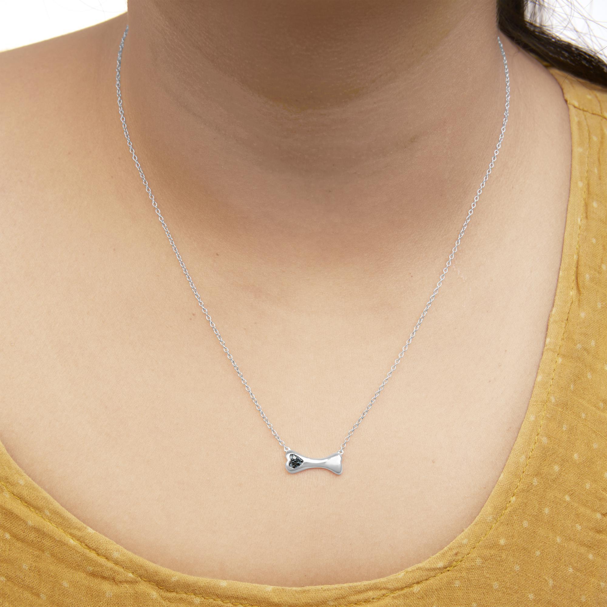 Taglio rotondo Collana con ciondolo a forma di cane da 18 pollici in argento 925 trattato con diamanti blu