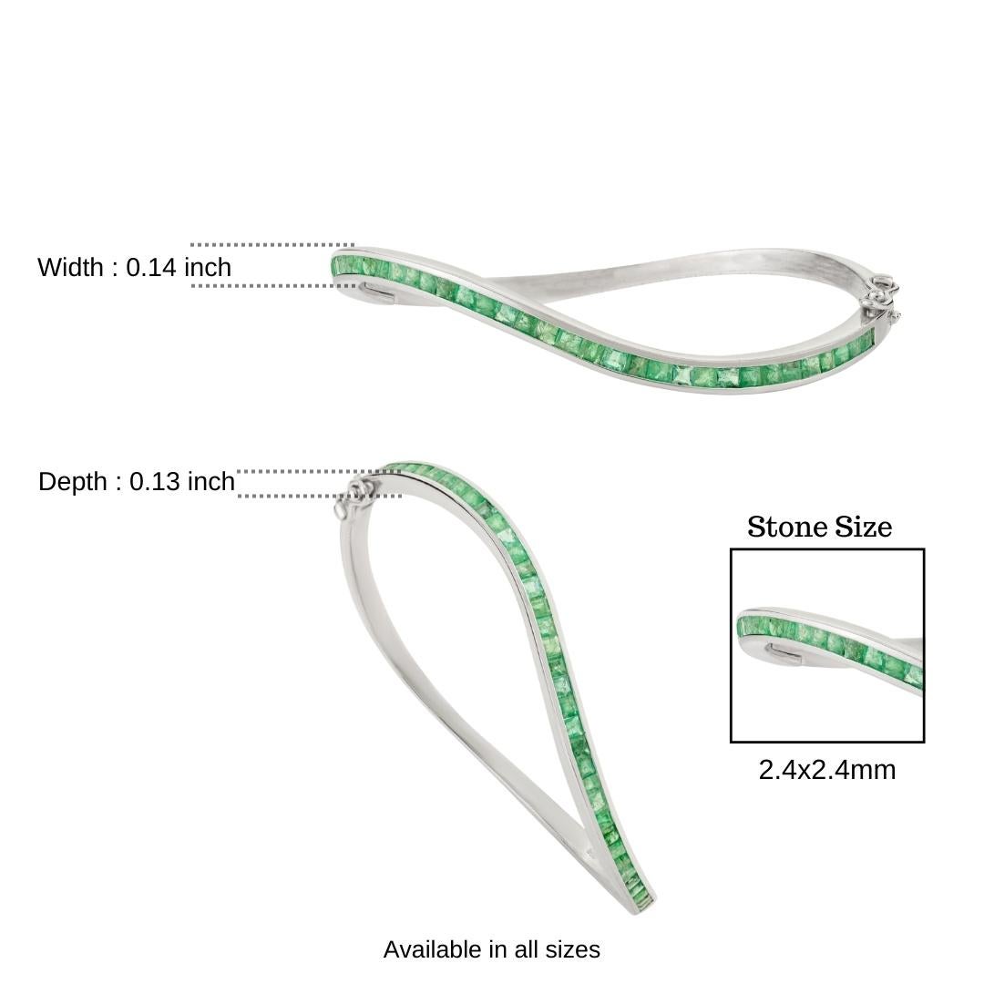 Bracelet en argent 925 Wave-Design 2.67Ct Natural Emerald Channel Set Sleek Bangle en vente 4