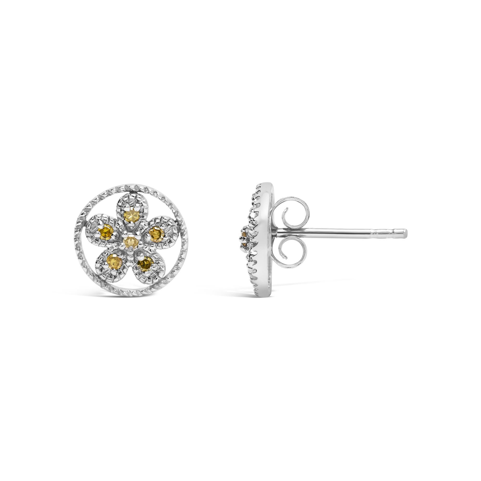 Moderno Orecchini a perno con stella e ruota in argento .925 con diamanti trattati gialli in vendita