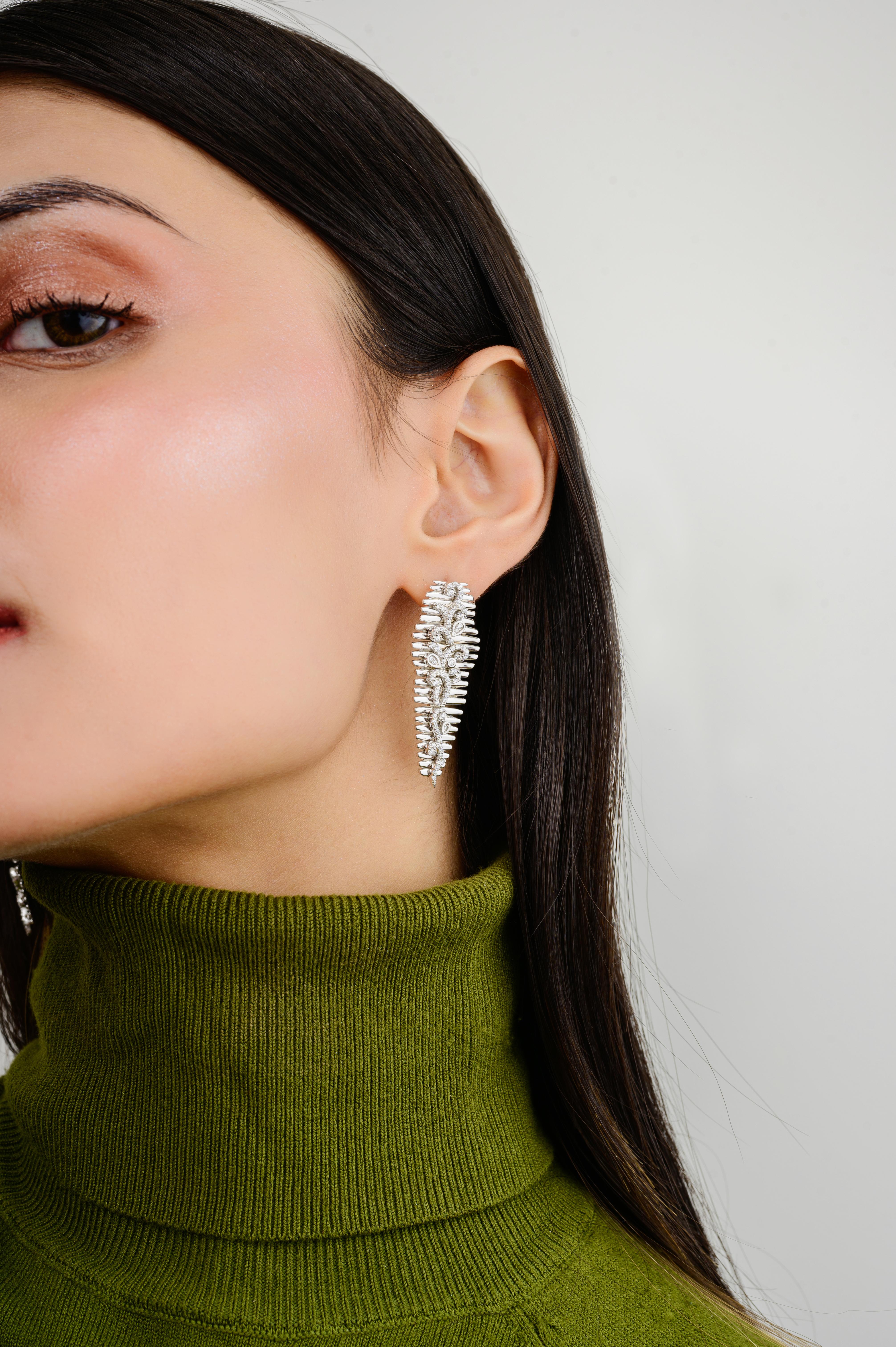 925 Silver Zircon Feather Partywear Dangle Earrings Fashion Jewelry for Mom Gift In New Condition For Sale In New York, NY