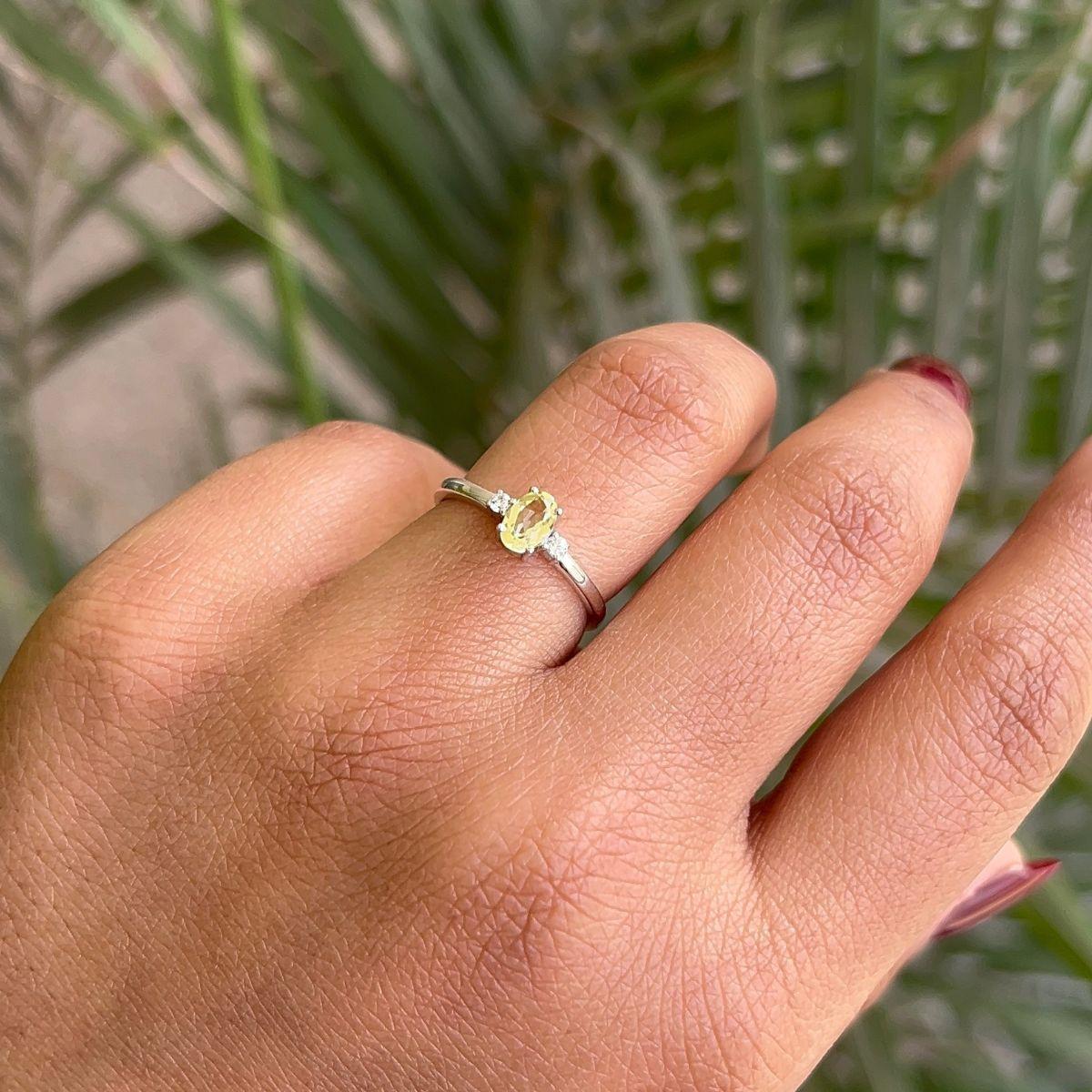 Im Angebot: 925 massivem Silber zierlich Zitrone Quarz mit kubischer Zirkonia Edelstein Ring für Mama () 2
