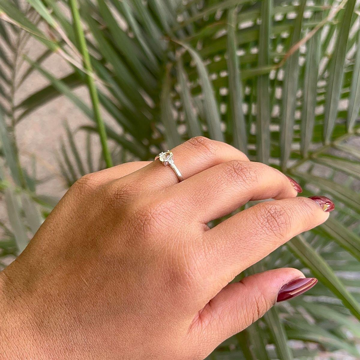 Im Angebot: 925 massivem Silber zierlich Zitrone Quarz mit kubischer Zirkonia Edelstein Ring für Mama () 6