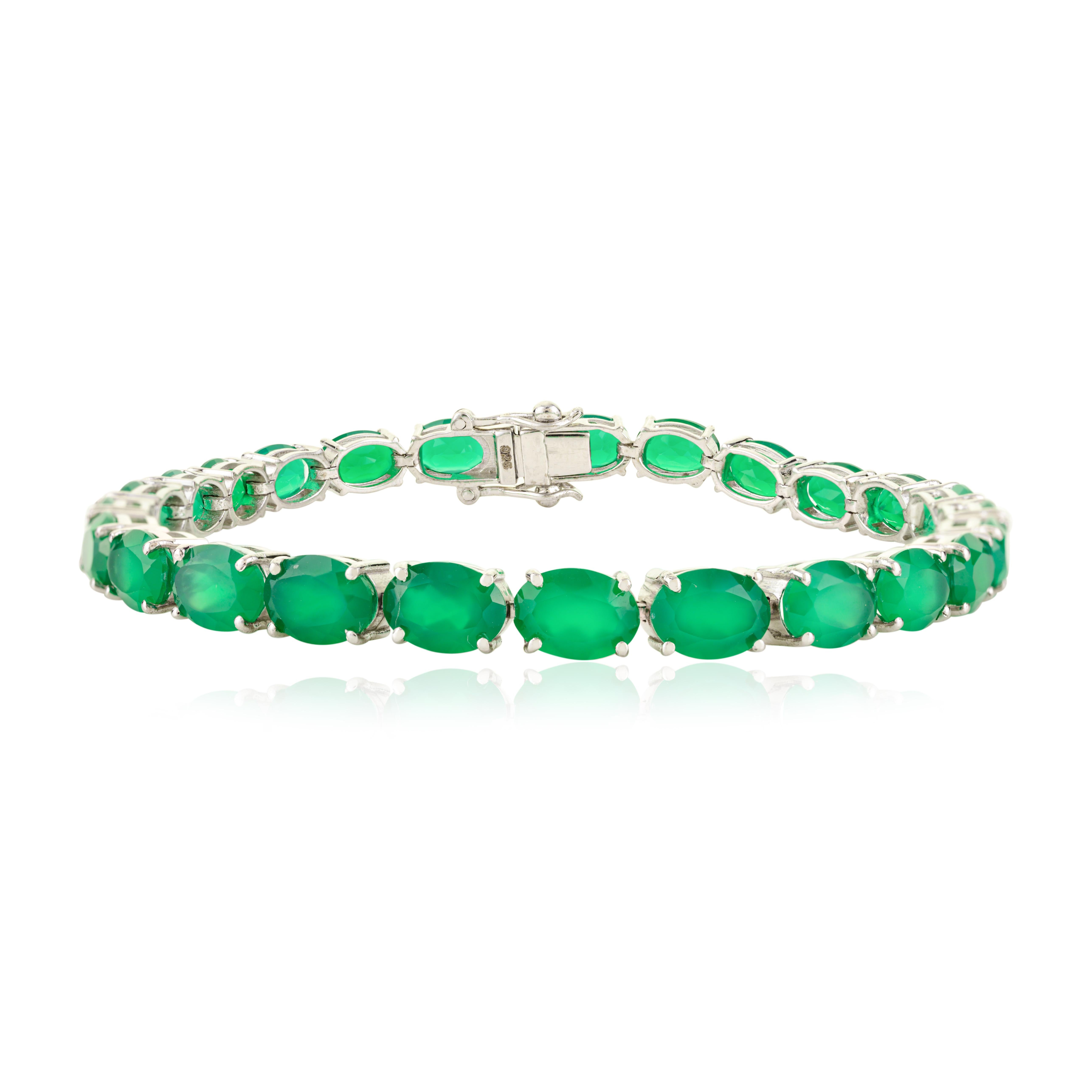 925 Solid Silver Tennis Bracelet Featuring 17.41 Carat Oval Cut Natural Emerald in vendita 1