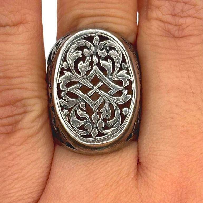 925 Sterling Scrollwork Tang Grass Patternian Statement Ring Talla 10 en Bueno estado para la venta en Van Nuys, CA