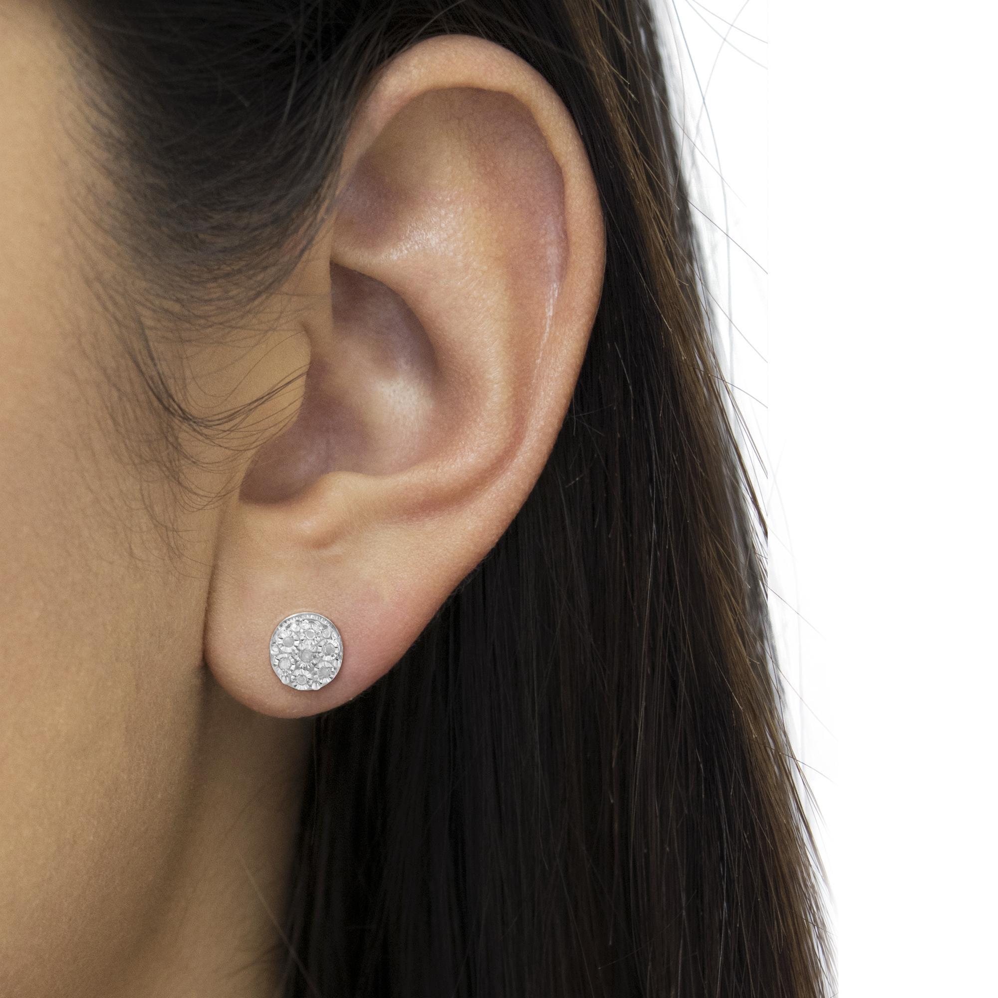 Round Cut .925 Sterling Silver 0.15 Cttw Diamond Cluster Stud Earrings For Sale