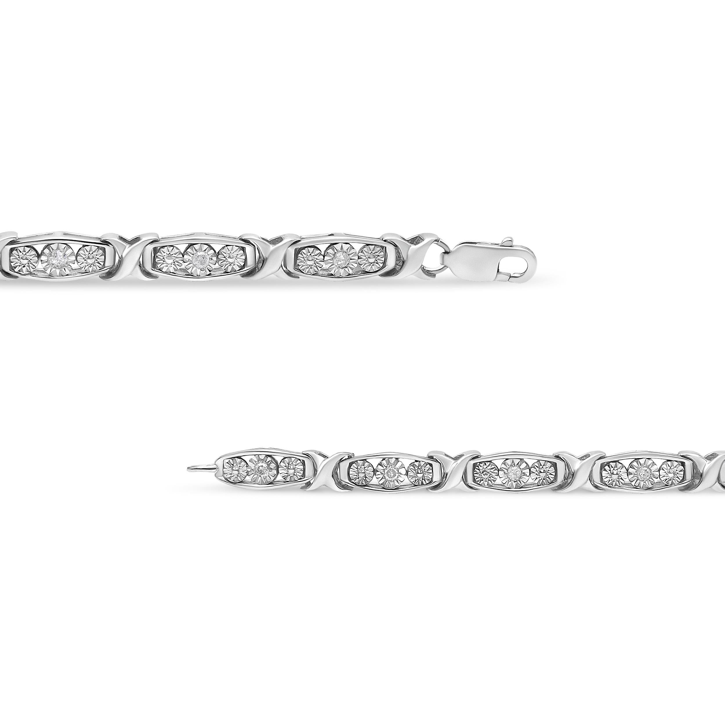 Moderne .925 Sterling Silver 1/10 Carat Diamond Miracle Set 3 Stone Link Bracelet en vente