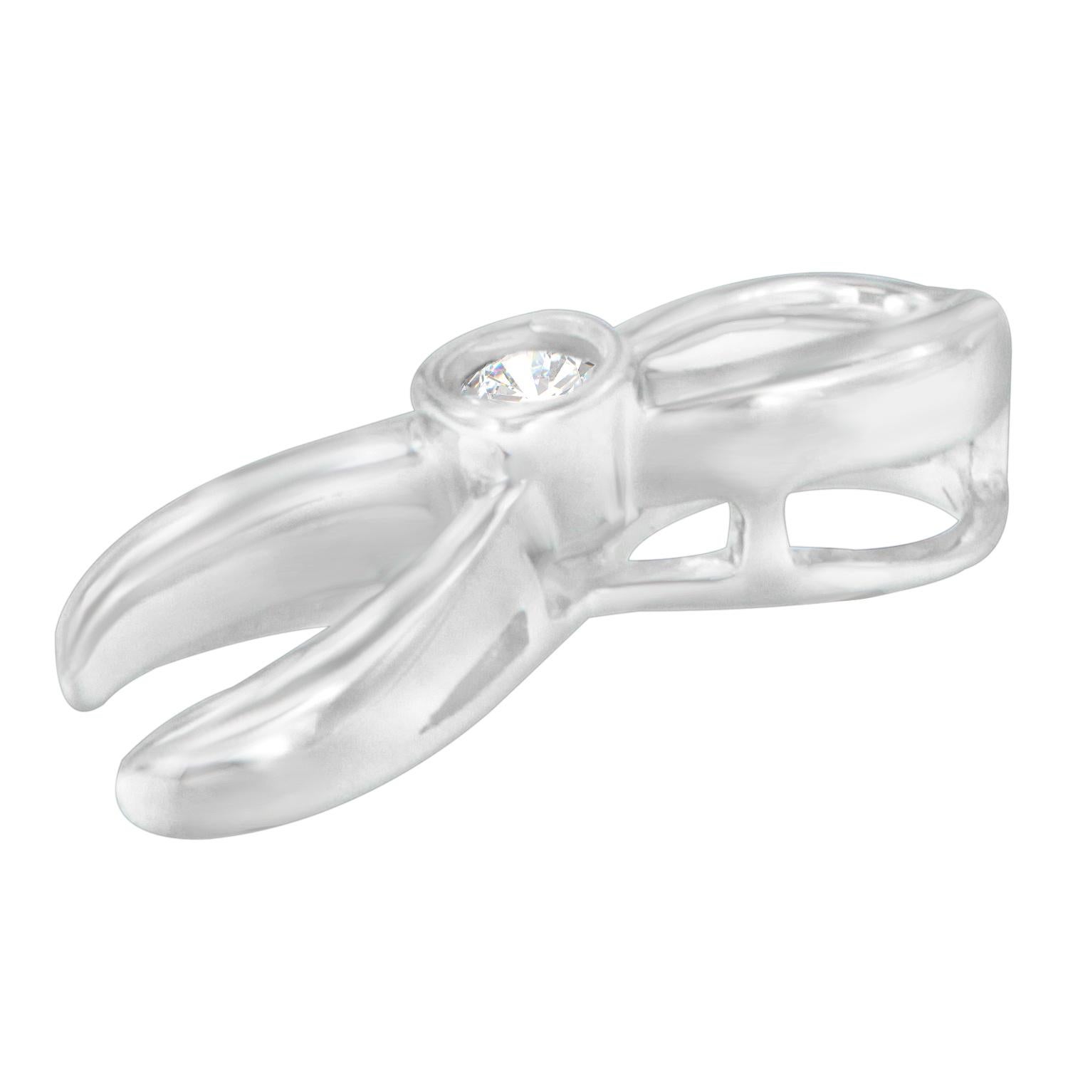 Moderno Collana con ciondolo a nastro con diamante da 1/10 di carato in .925 Sterling Silver in vendita