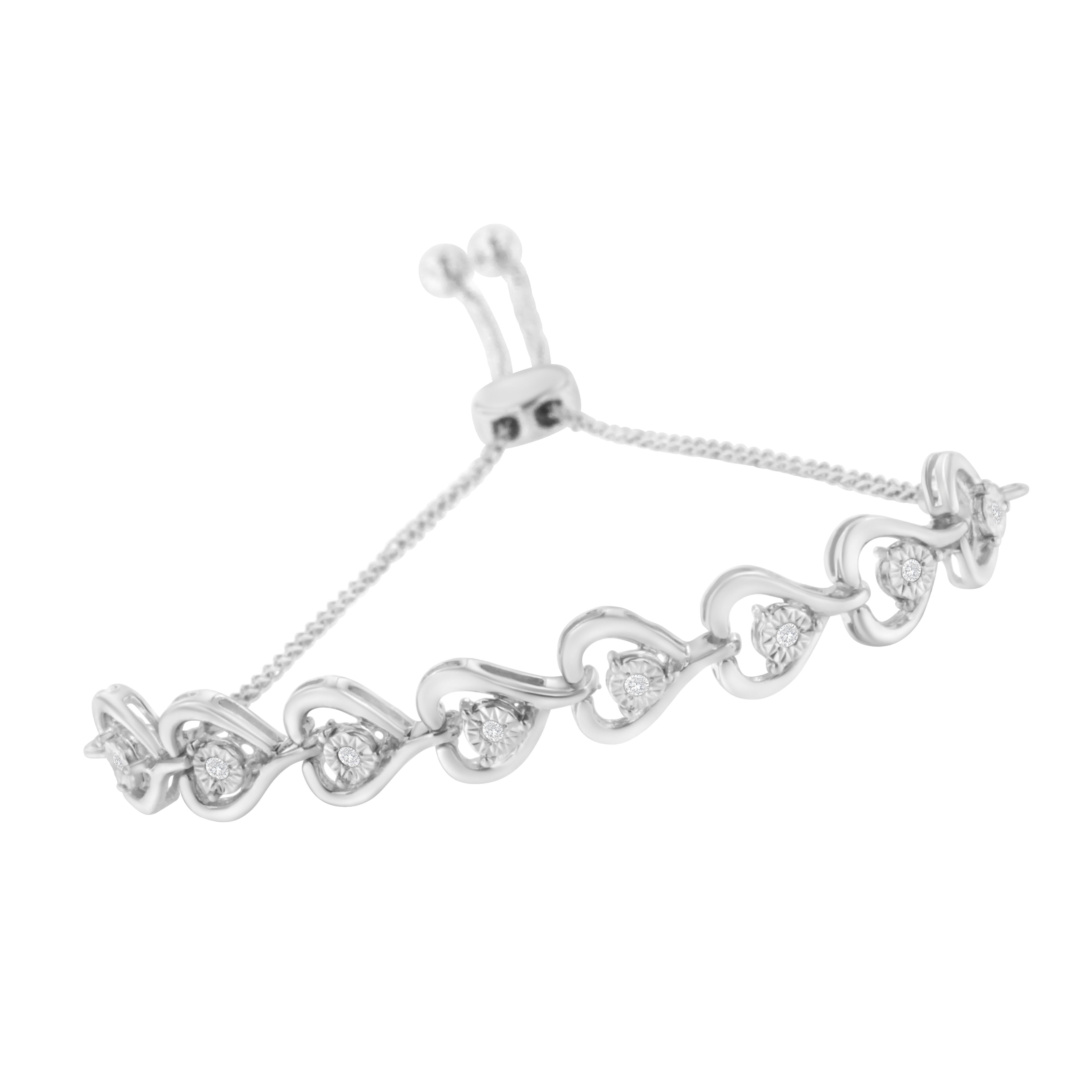 Moderne .925 Sterling Silver 1/10 Carat Round Diamond Woven Heart Link Bolo Bracelet en vente