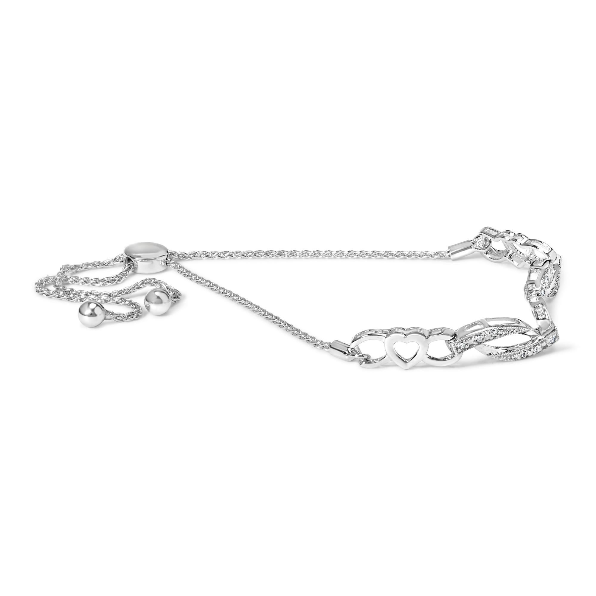 Plongez dans l'élégance du bracelet Bolo réglable à maillons en cœur en argent sterling .925, une pièce qui capture l'essence à la fois de la sophistication et de l'innovation. Chaque maillon, méticuleusement fabriqué en argent sterling brillant,