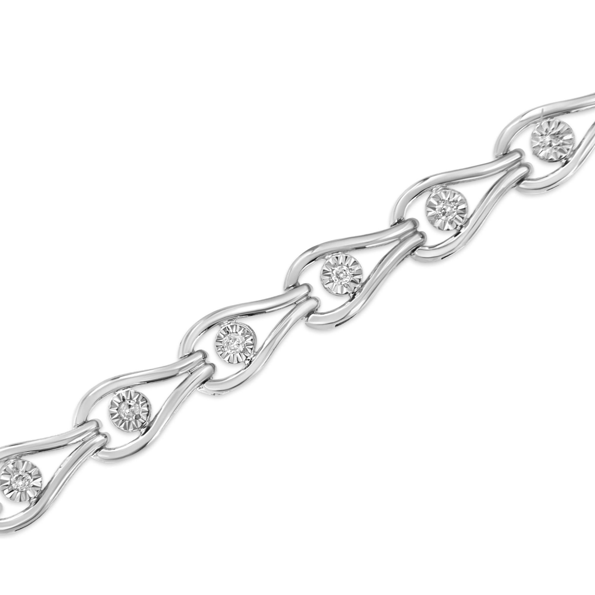Taglio rotondo .925 A. Silver 1/10 Cttw Miracle-Set Diamond Pear Shape Link Bracelet in vendita