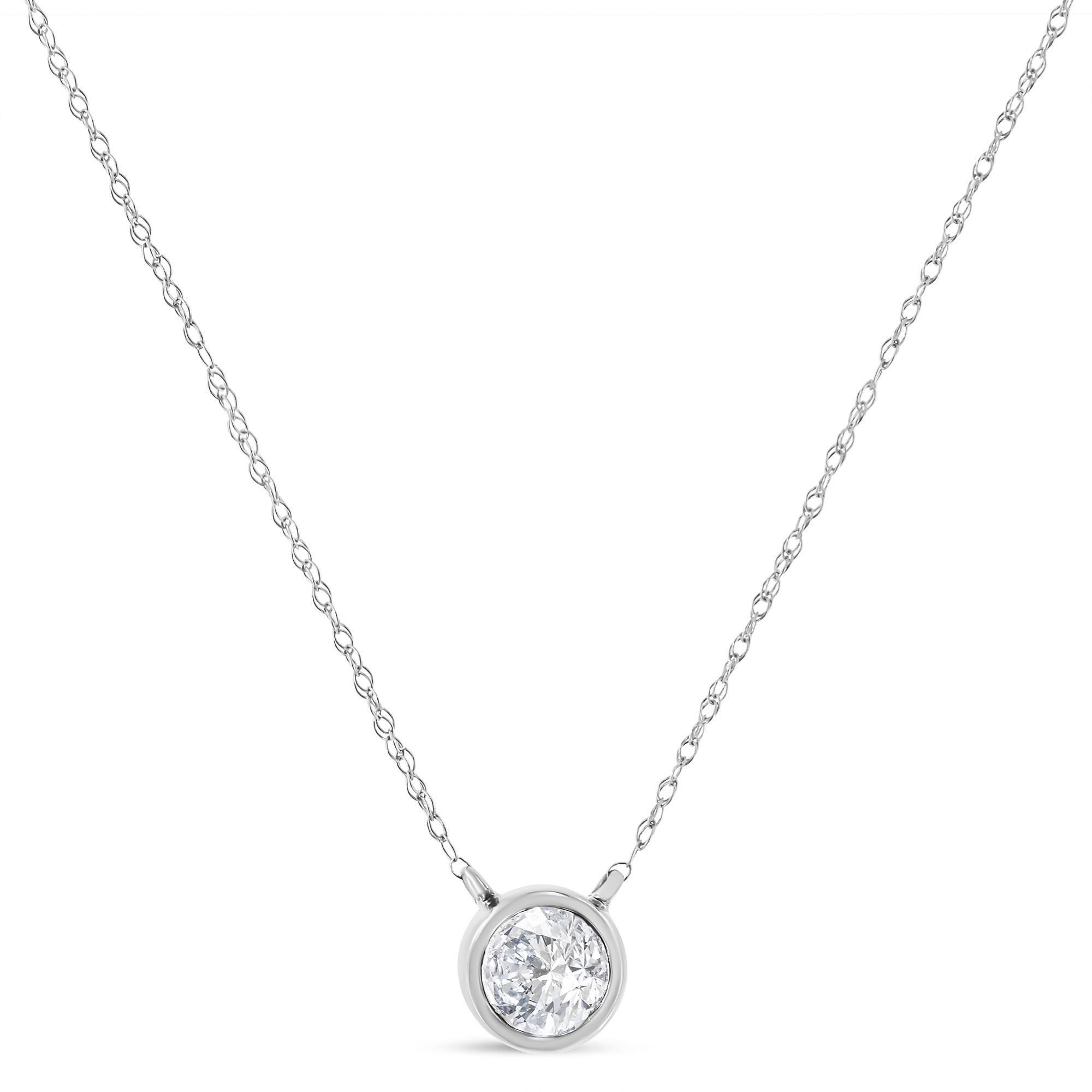 Alcune cose non dovrebbero essere reinventate, ed è per questo che abbiamo creato la collana Solitaire Diamond. Questo è il modo perfetto per sottolineare ogni grande occasione, transizione e traguardo personale della tua vita. Questa collana con