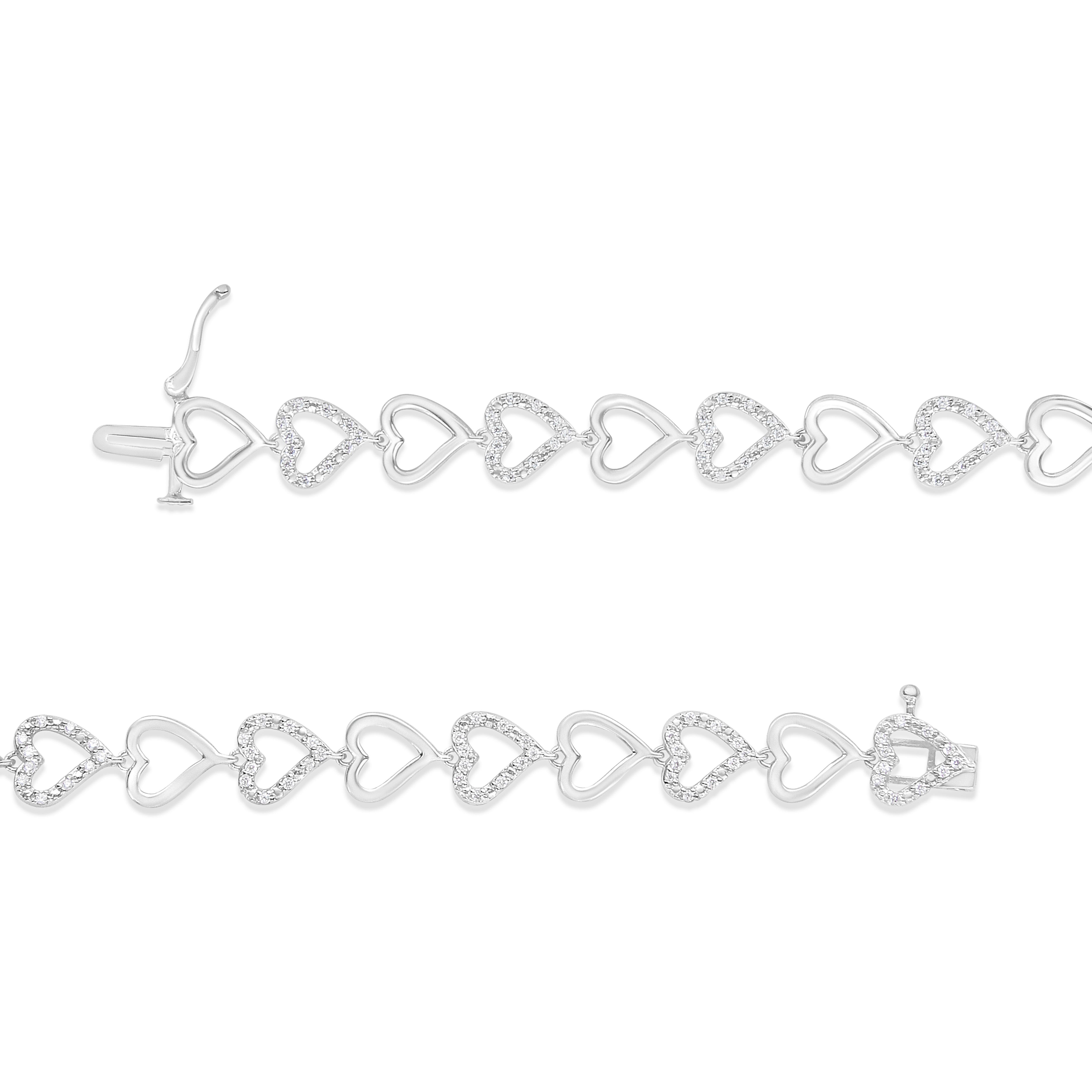.925 Sterlingsilber 1/2 Karat Diamant-Armband mit abwechselnden Herzgliedern (Zeitgenössisch) im Angebot
